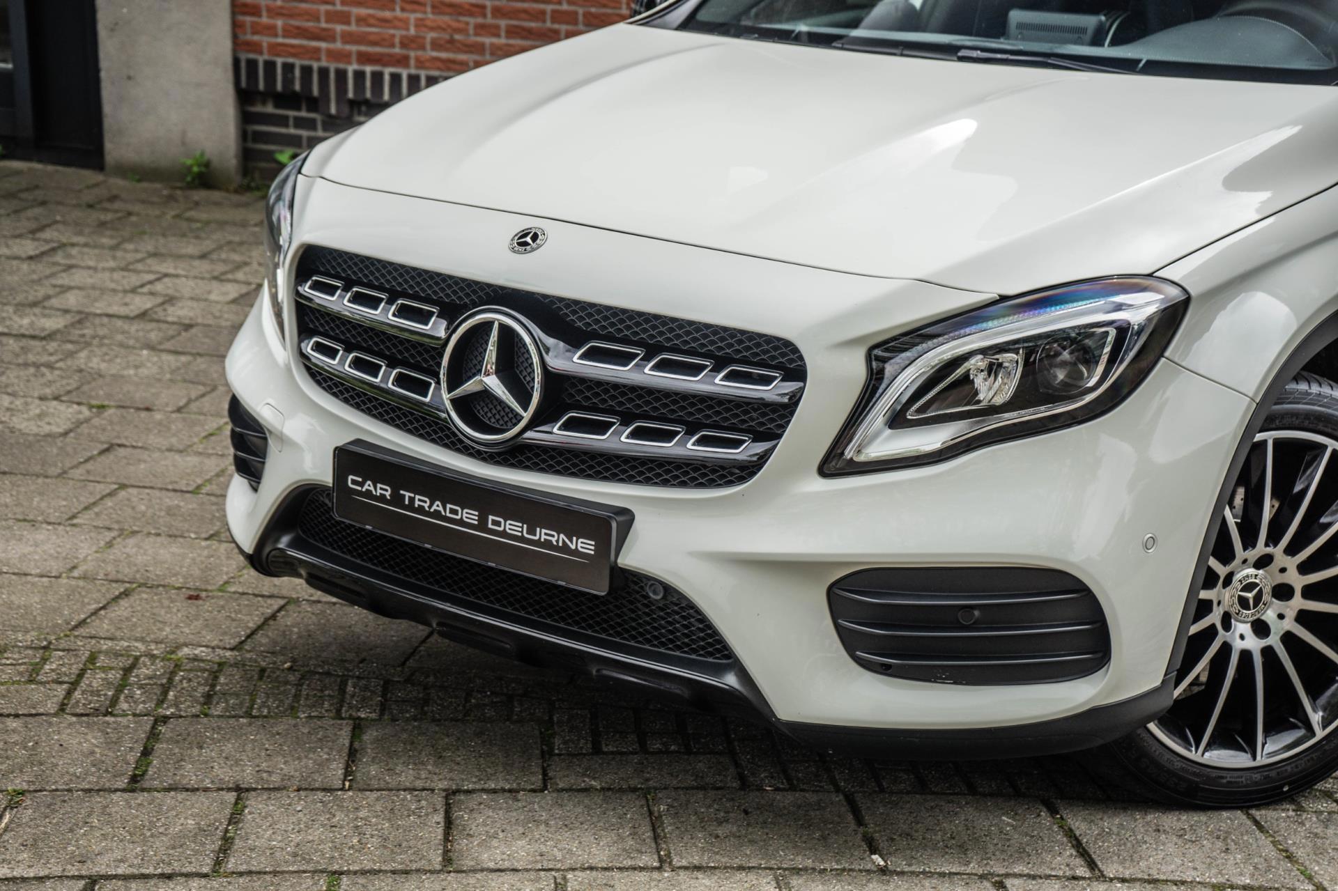 Mercedes-Benz GLA-klasse 220 4Matic AMG Line (2017), foto 2