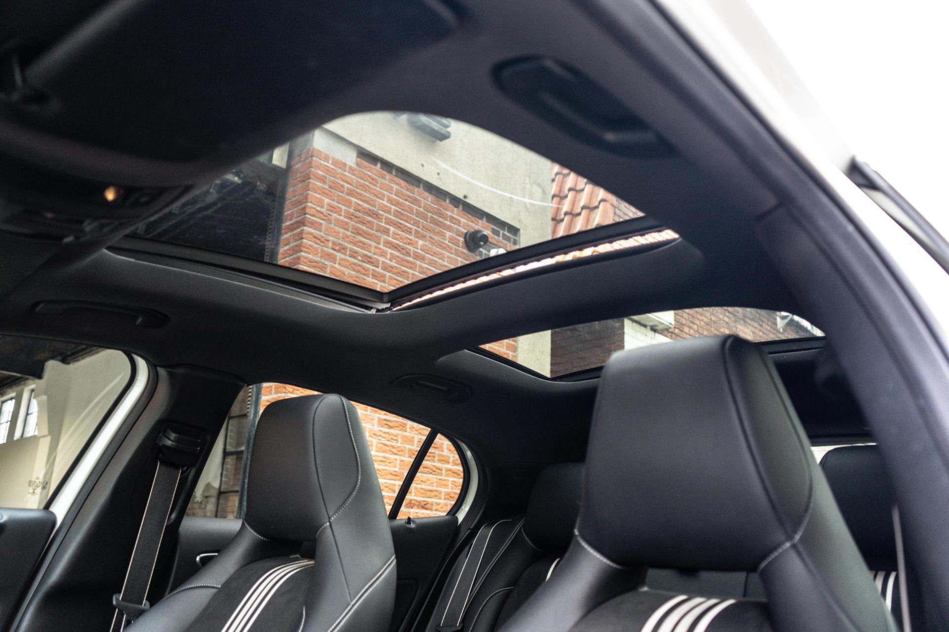 Mercedes-Benz GLA-klasse 220 4Matic AMG Line (2017), foto 16