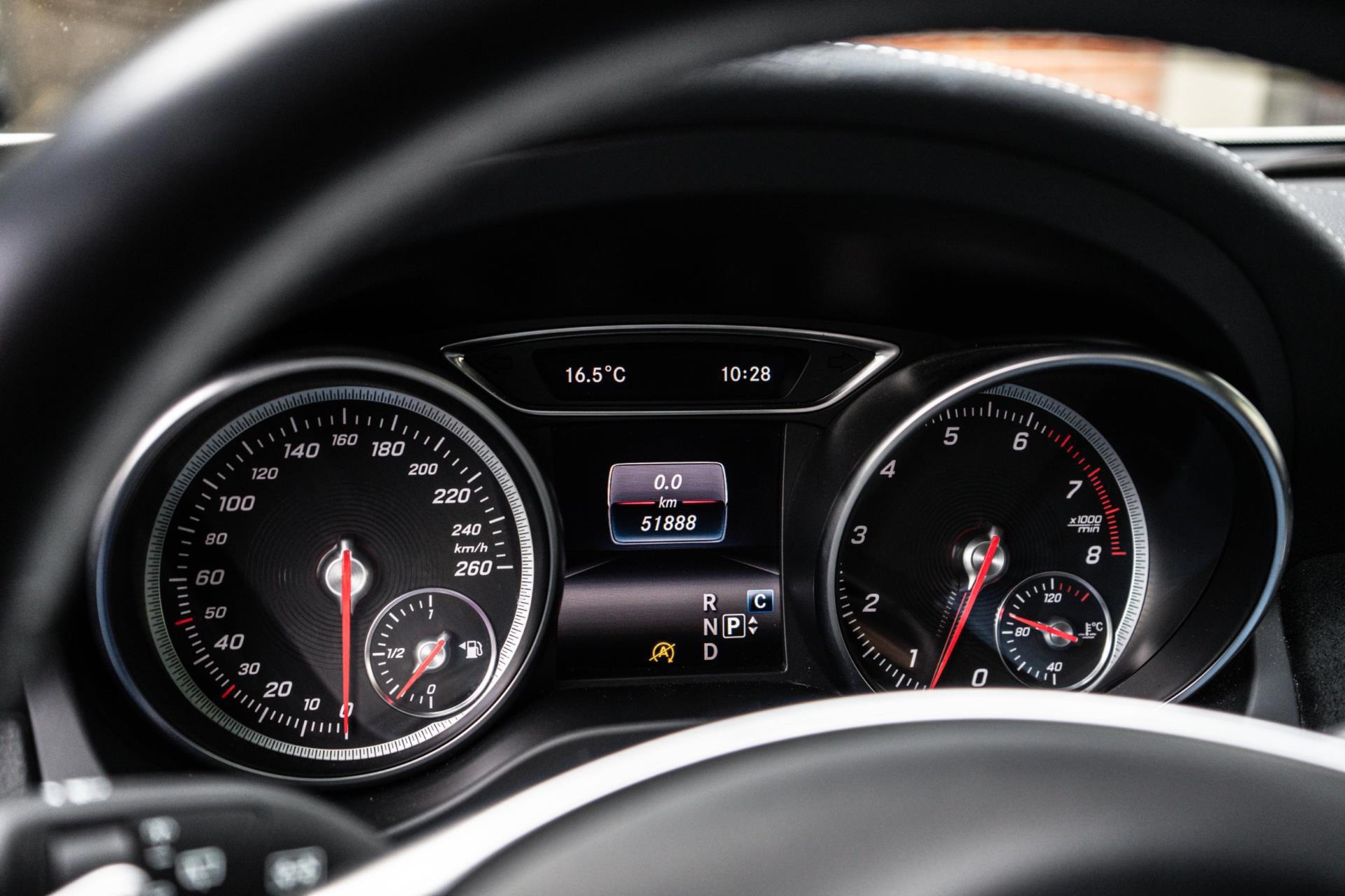 Mercedes-Benz GLA-klasse 220 4Matic AMG Line (2017), foto 17