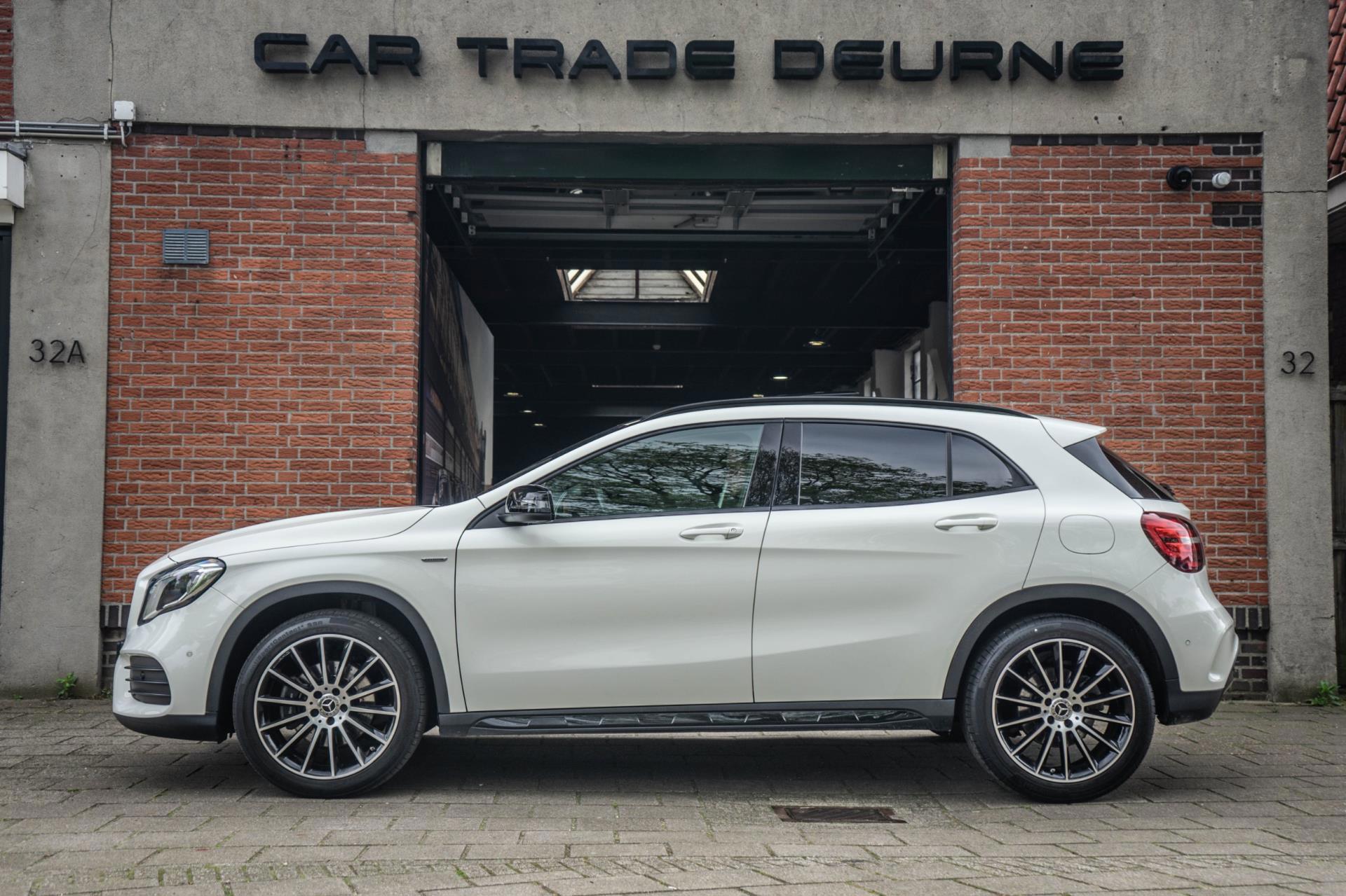 Mercedes-Benz GLA-klasse 220 4Matic AMG Line (2017), foto 4