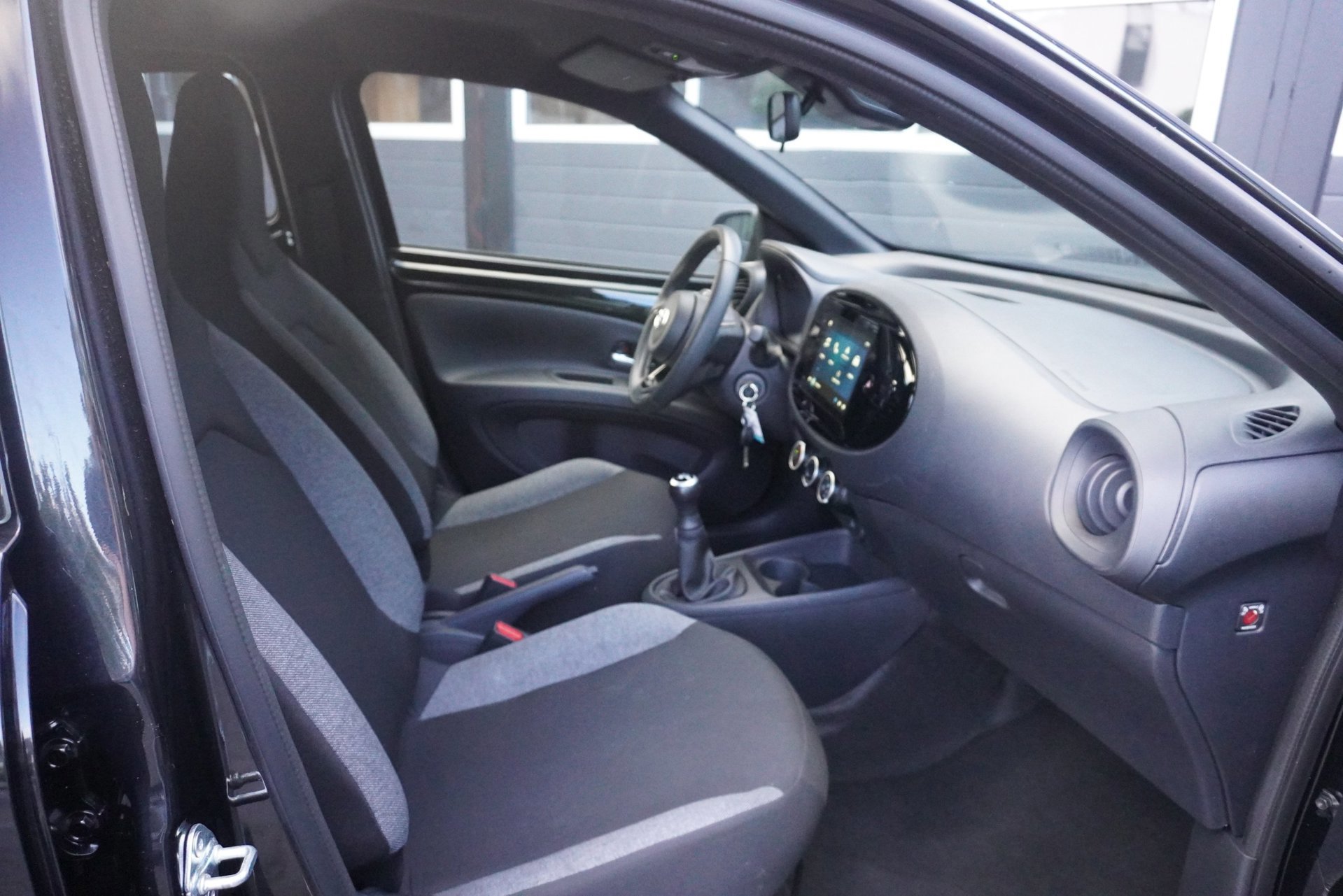 Toyota Aygo X 1.0 VVT-i MT Play (2024), foto 6