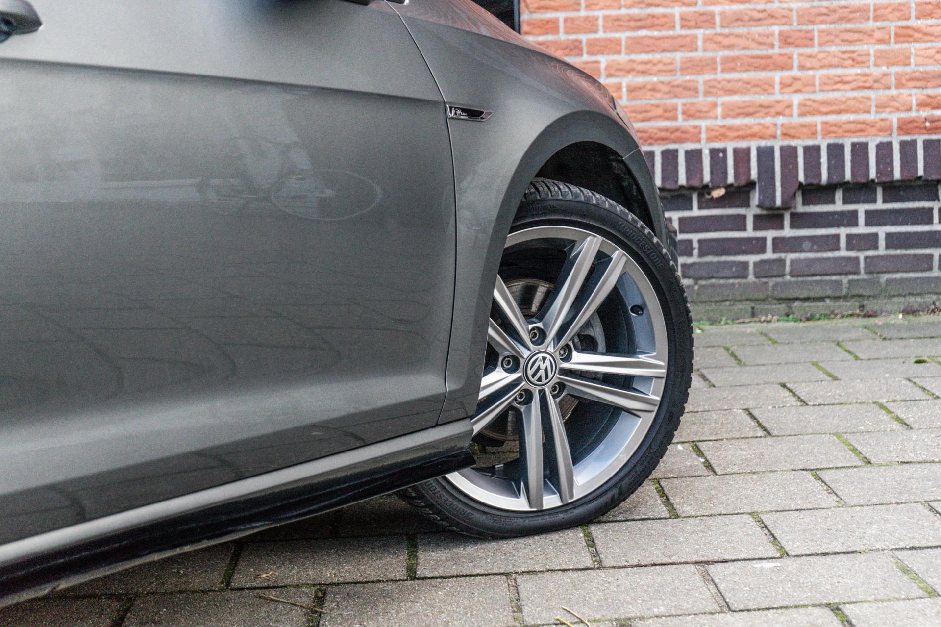 Volkswagen Golf 1.5 TSI Highline R-Line (2017), foto 12