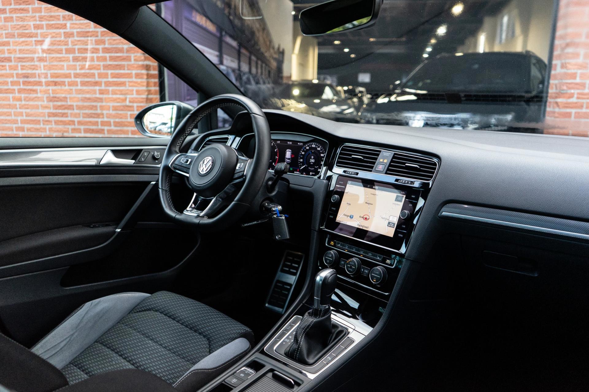 Volkswagen Golf 1.5 TSI Highline R-Line (2017), foto 13