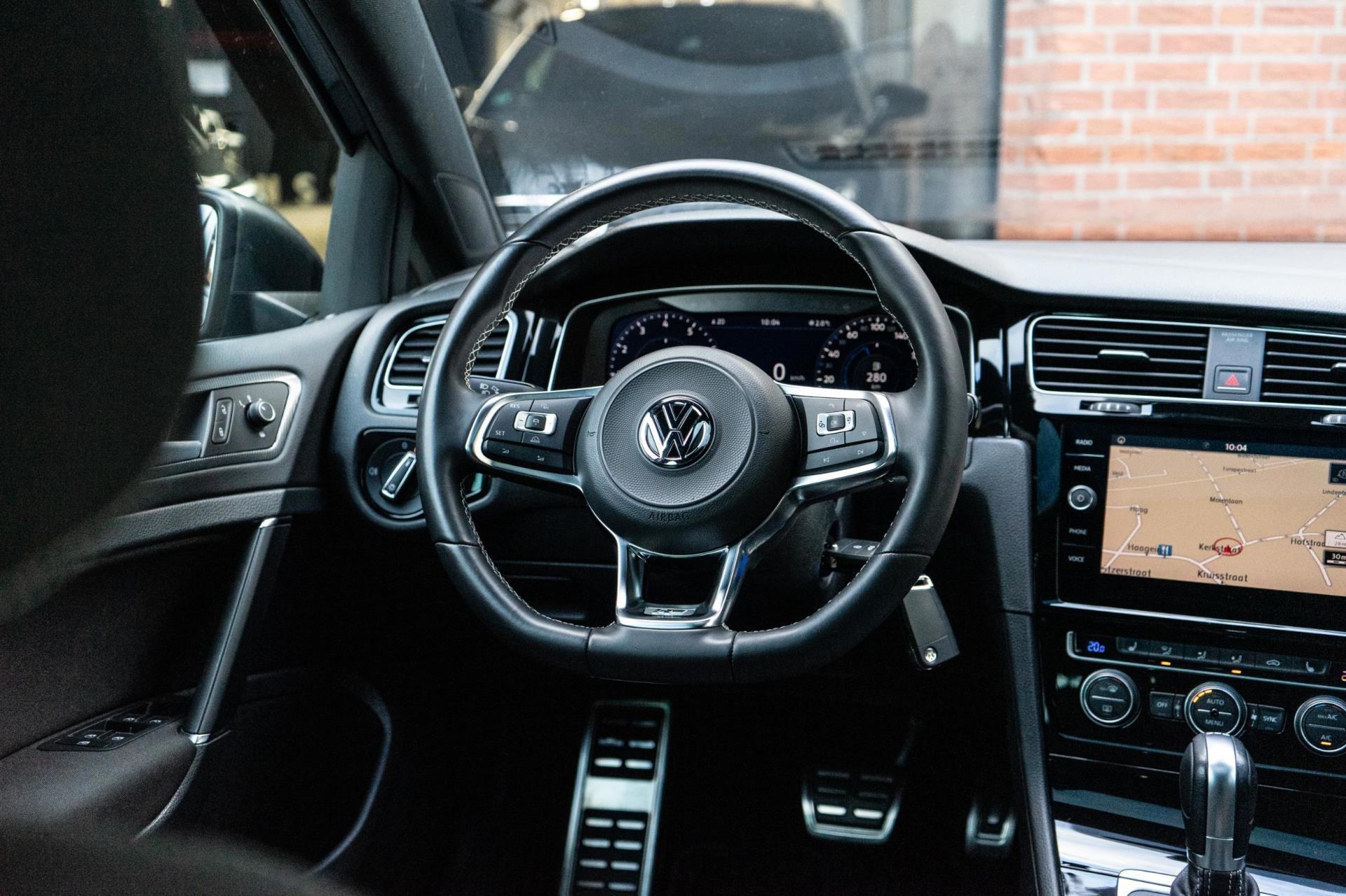 Volkswagen Golf 1.5 TSI Highline R-Line (2017), foto 14