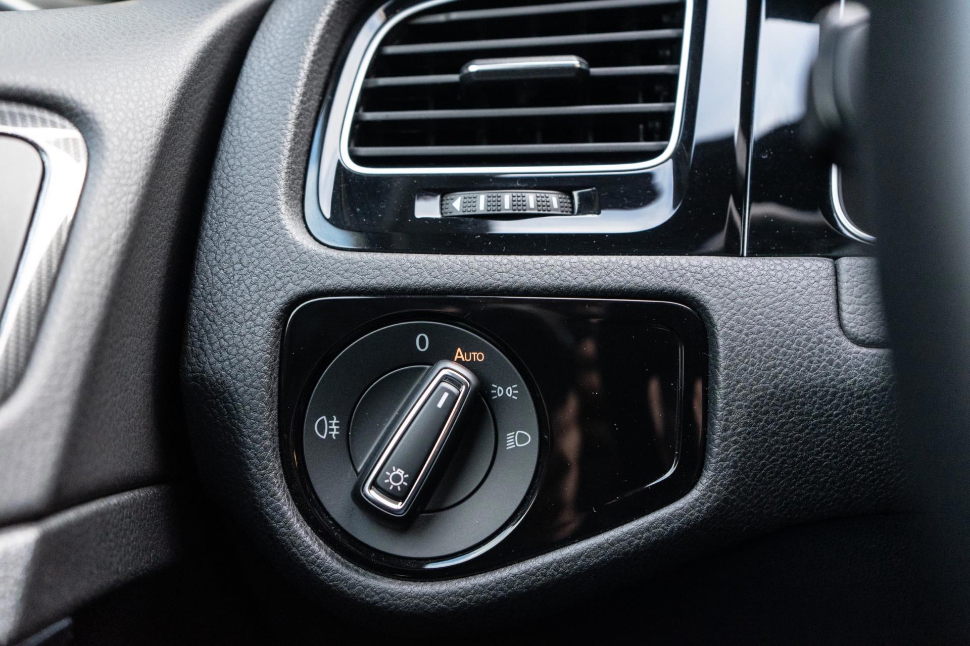 Volkswagen Golf 1.5 TSI Highline R-Line (2017), foto 22