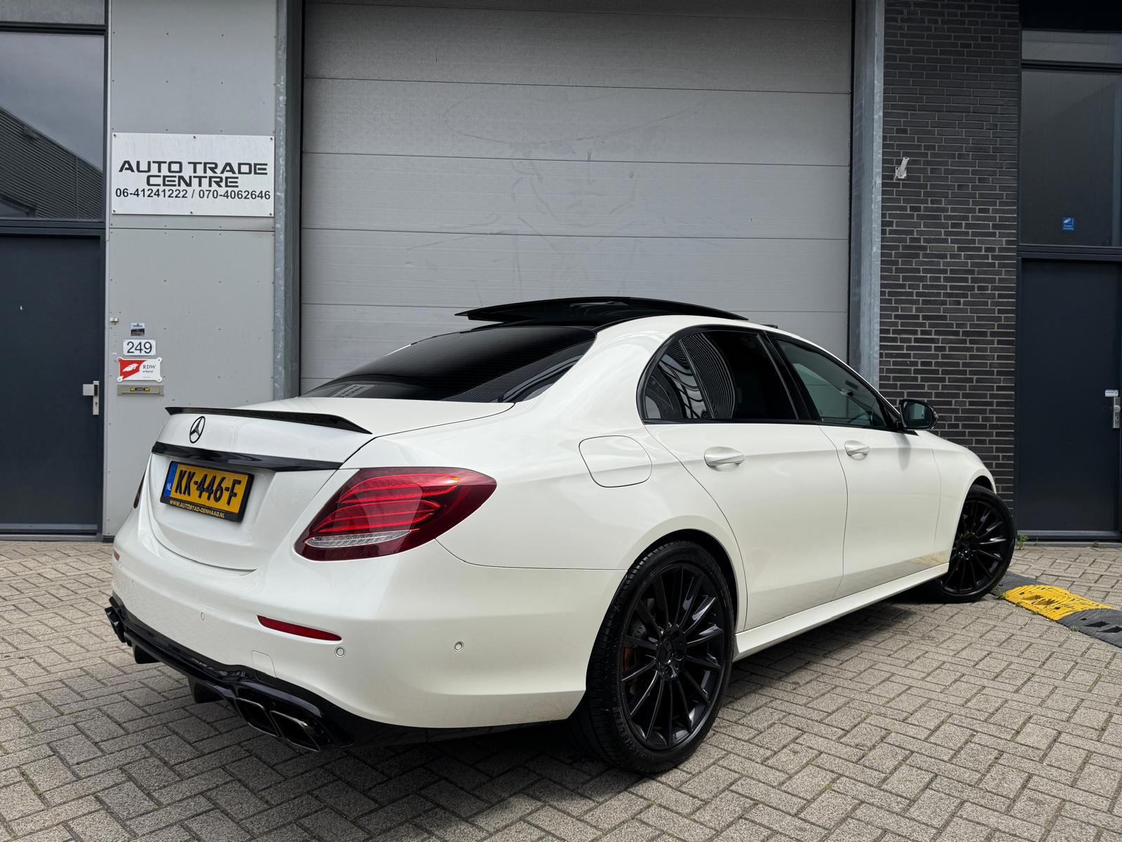 Mercedes-Benz E-klasse 200 AMG-style (2016), foto 3