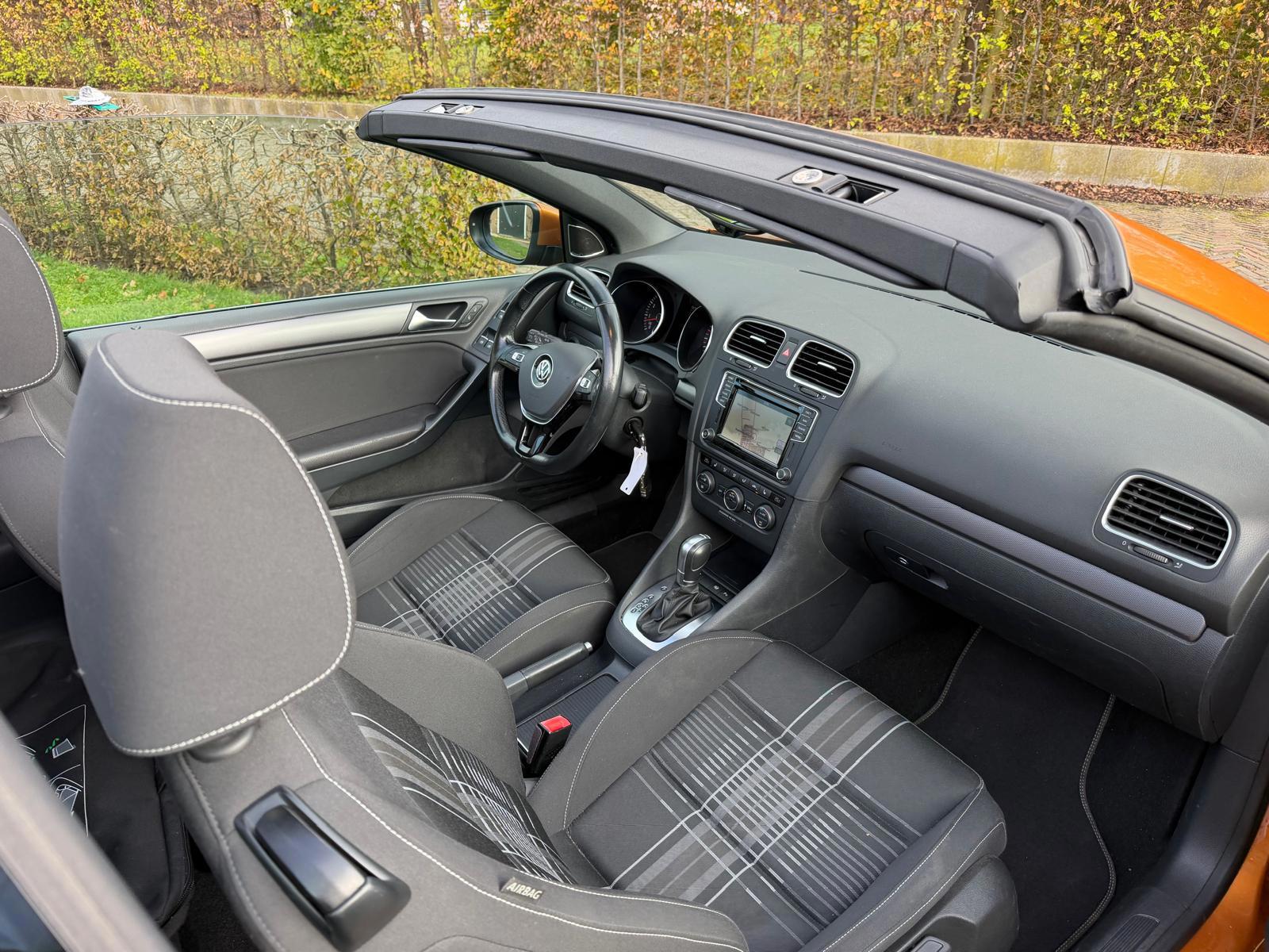 Volkswagen Golf Cabriolet 1.4 TSI Exclusive Series (2016), foto 25