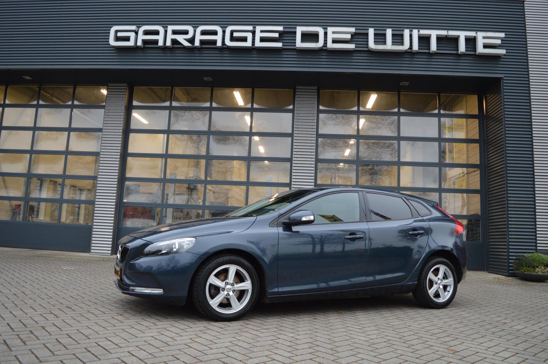 Volvo V40 2.0 D2 Inscription (2016), foto 1