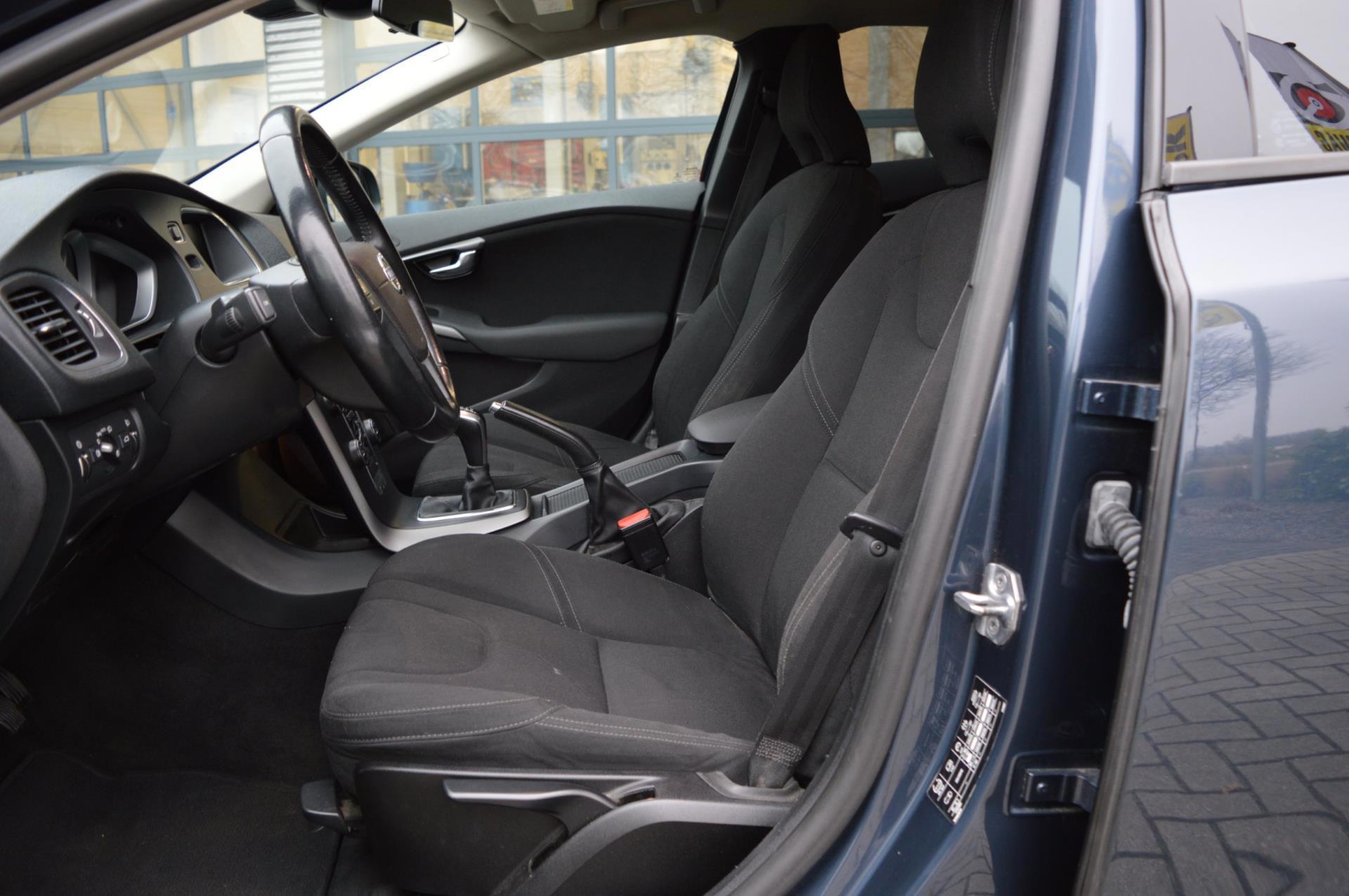 Volvo V40 2.0 D2 Inscription (2016), foto 11