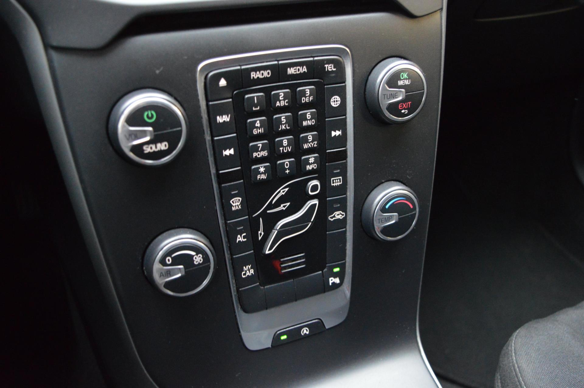 Volvo V40 2.0 D2 Inscription (2016), foto 22