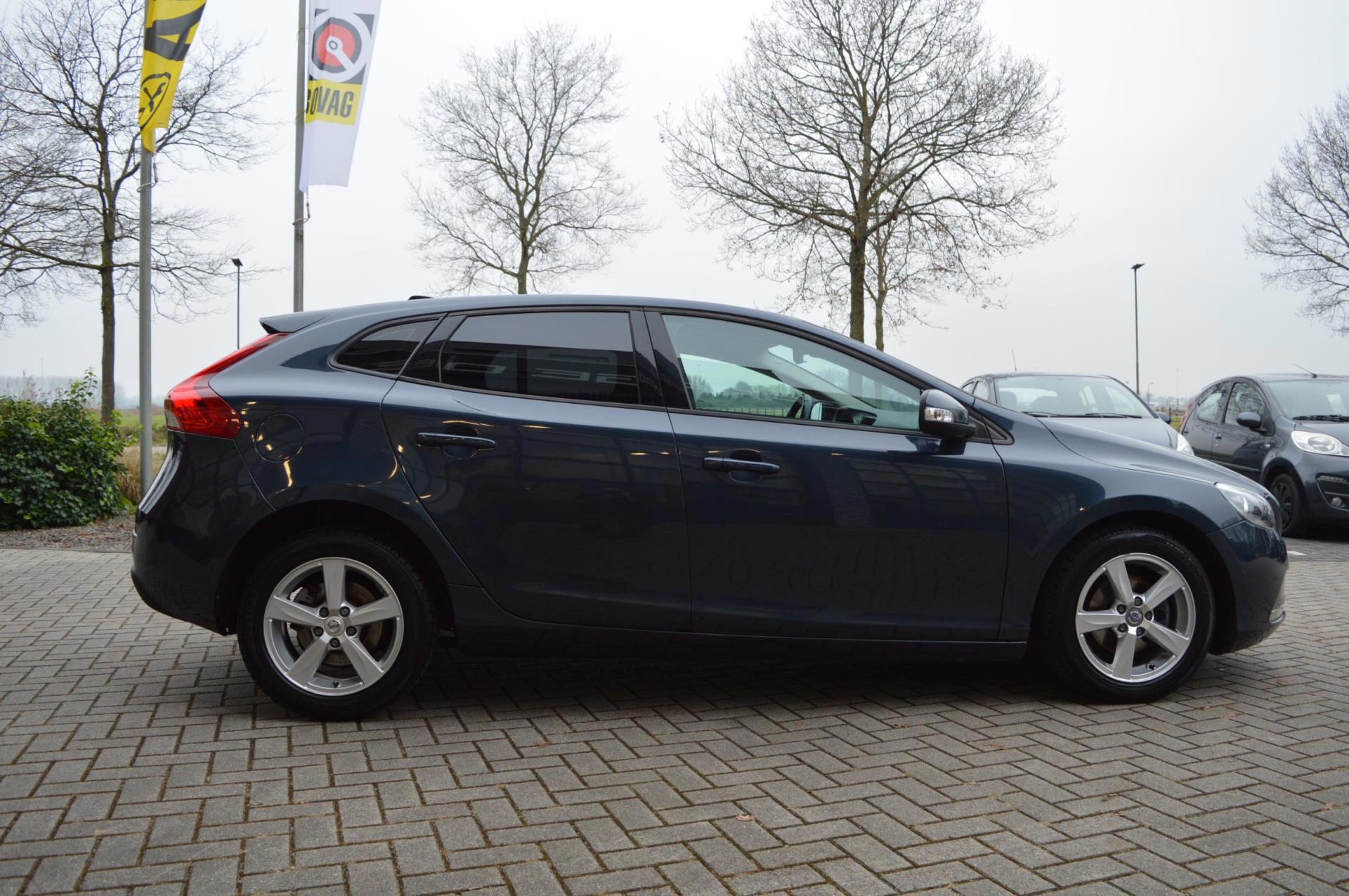 Volvo V40 2.0 D2 Inscription (2016), foto 7