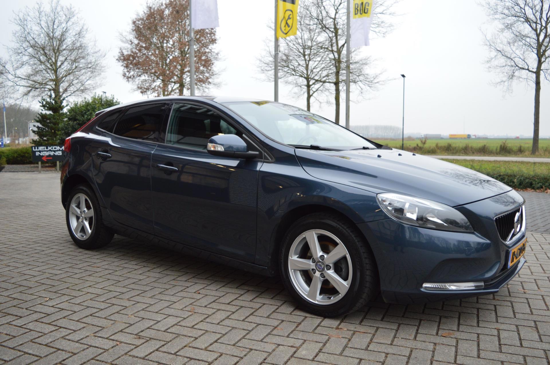 Volvo V40 2.0 D2 Inscription (2016), foto 8