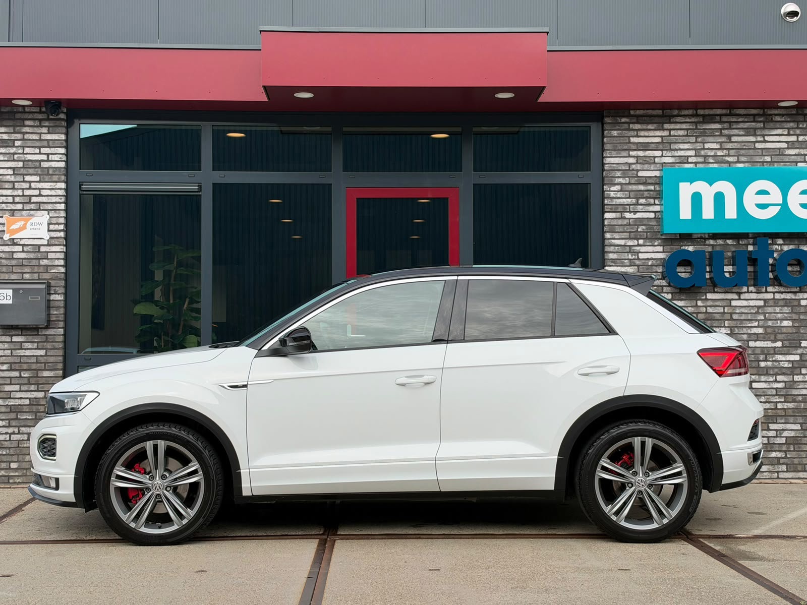 Volkswagen T-Roc 1.5 TSI 3x R-LINE DSG (2019), foto 2