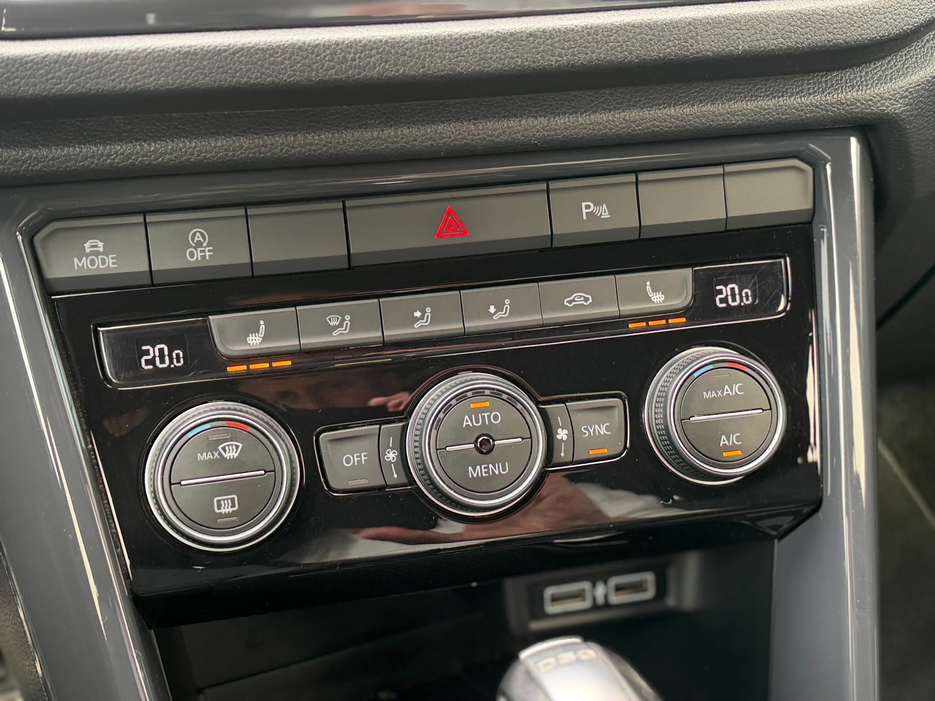 Volkswagen T-Roc 1.5 TSI 3x R-LINE DSG (2019), foto 12