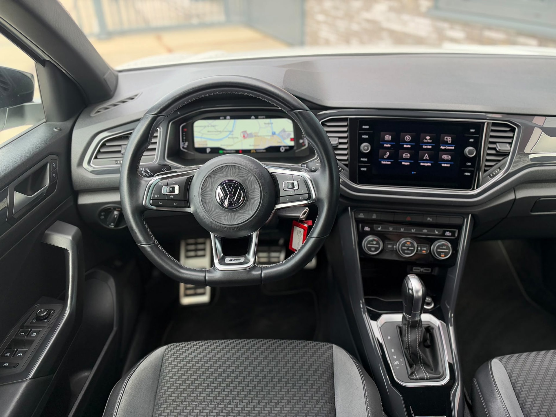 Volkswagen T-Roc 1.5 TSI 3x R-LINE DSG (2019), foto 15