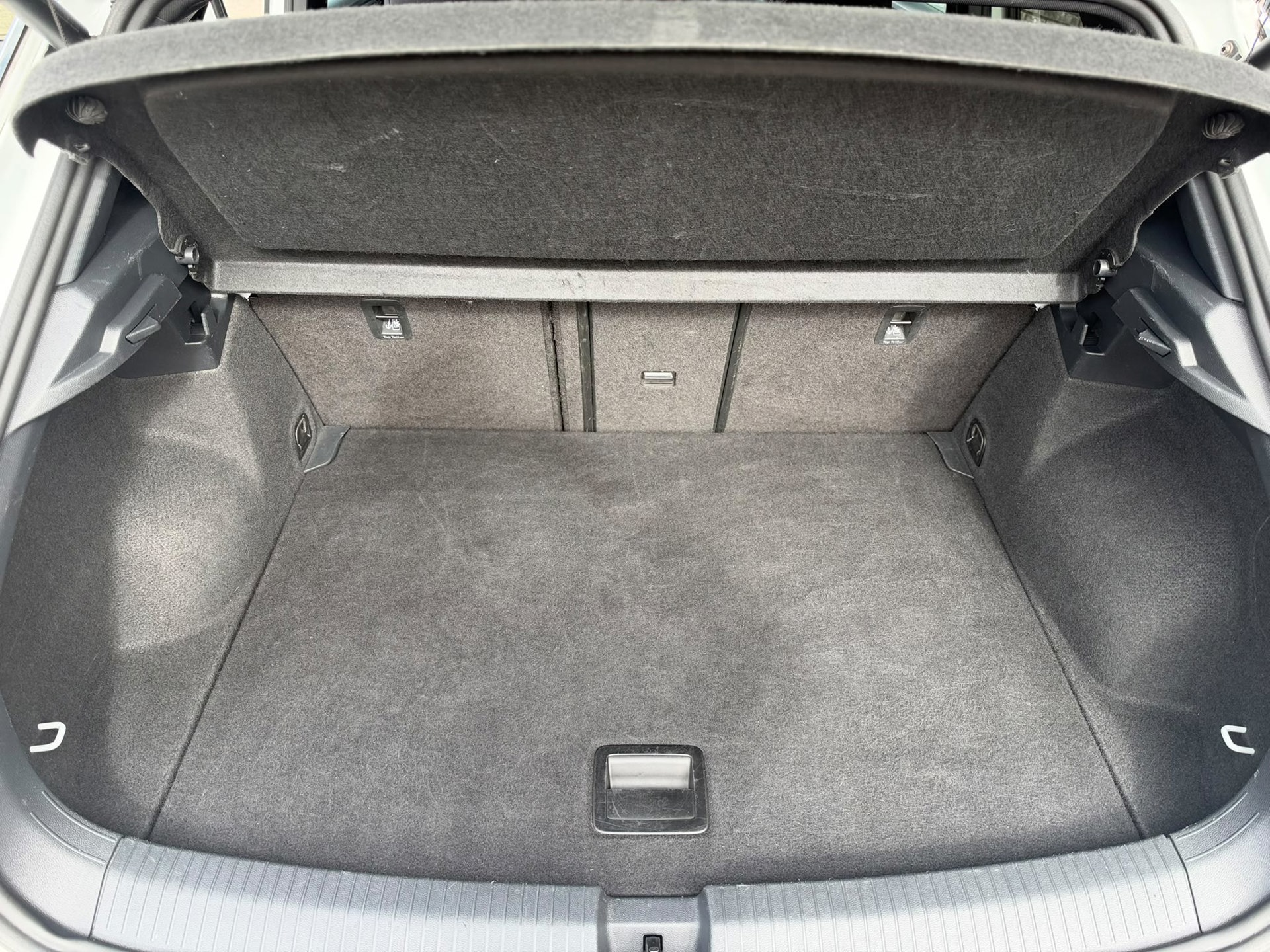 Volkswagen T-Roc 1.5 TSI 3x R-LINE DSG (2019), foto 19