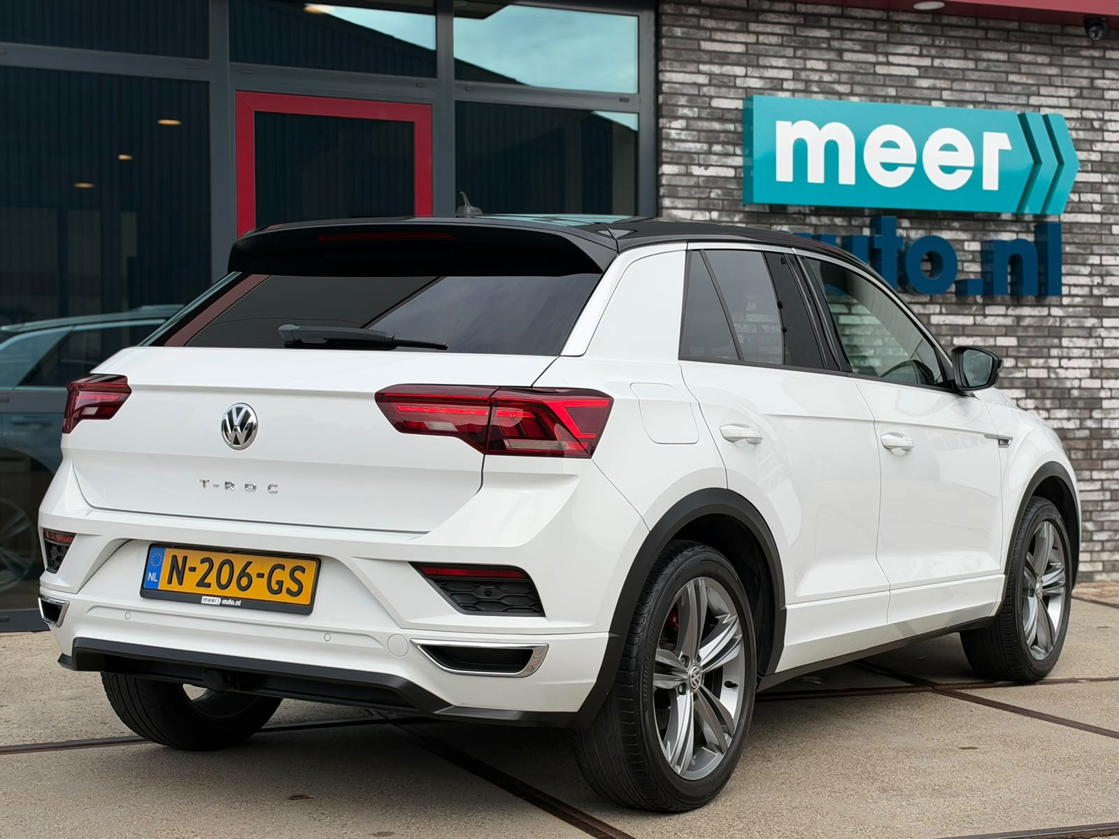 Volkswagen T-Roc 1.5 TSI 3x R-LINE DSG (2019), foto 3