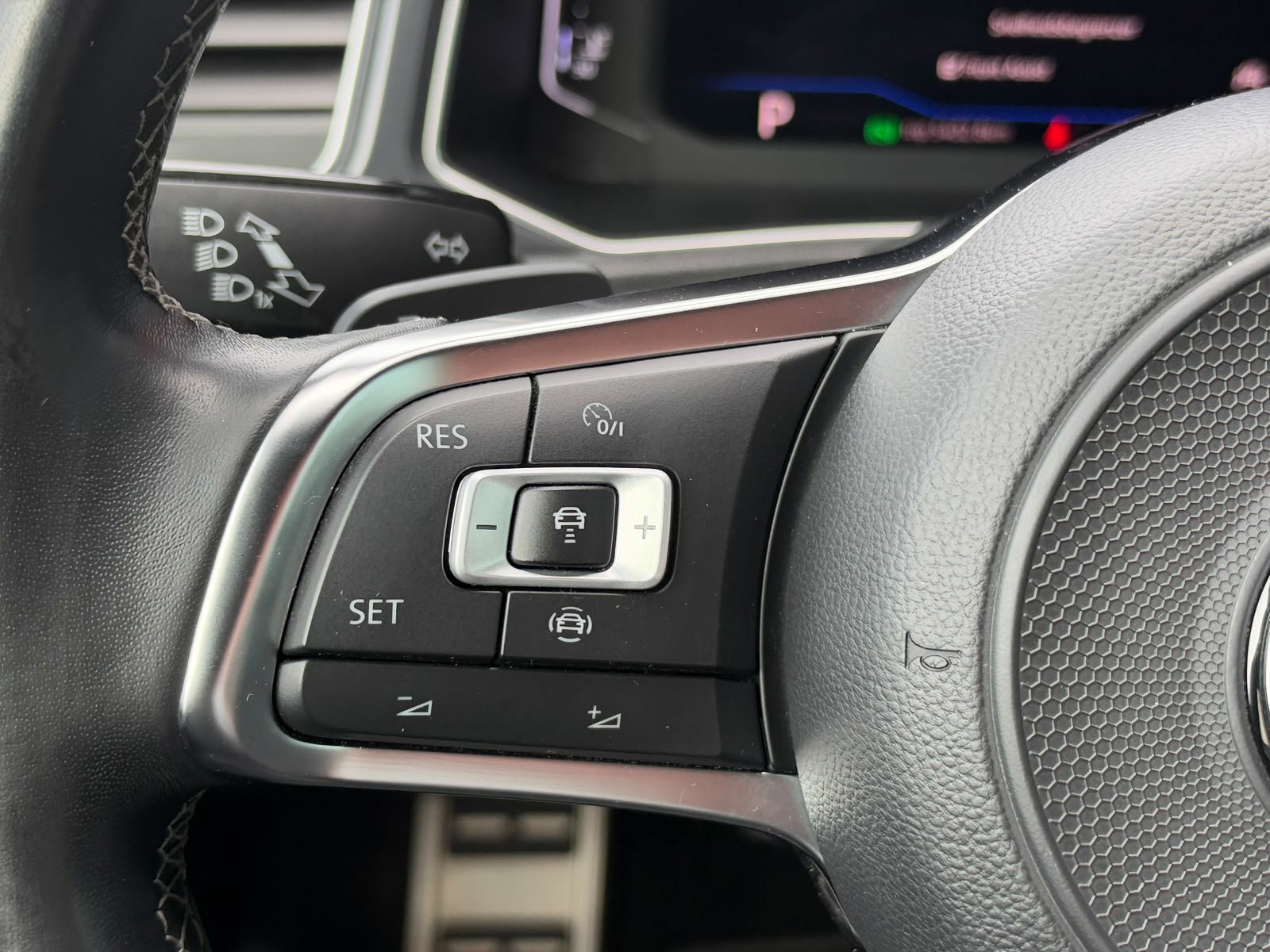 Volkswagen T-Roc 1.5 TSI 3x R-LINE DSG (2019), foto 24