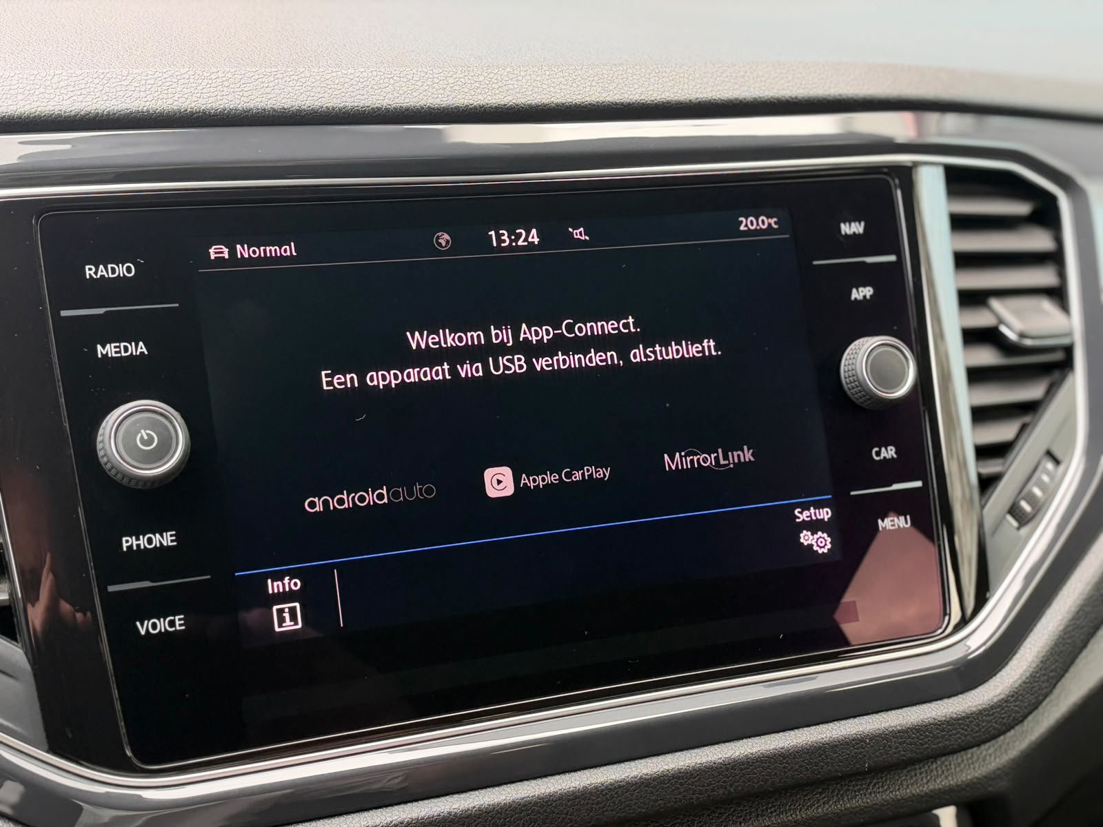 Volkswagen T-Roc 1.5 TSI 3x R-LINE DSG (2019), foto 27
