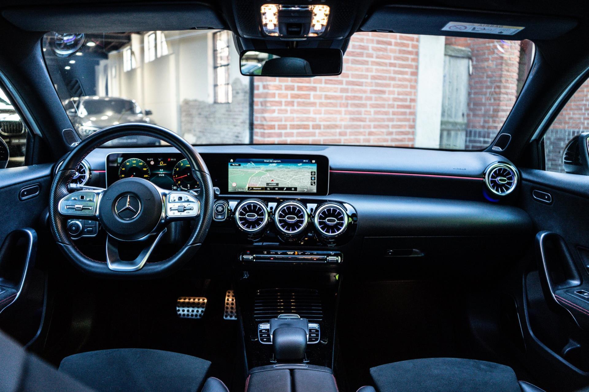 Mercedes-Benz A-klasse 250 AMG Line (2018), foto 3