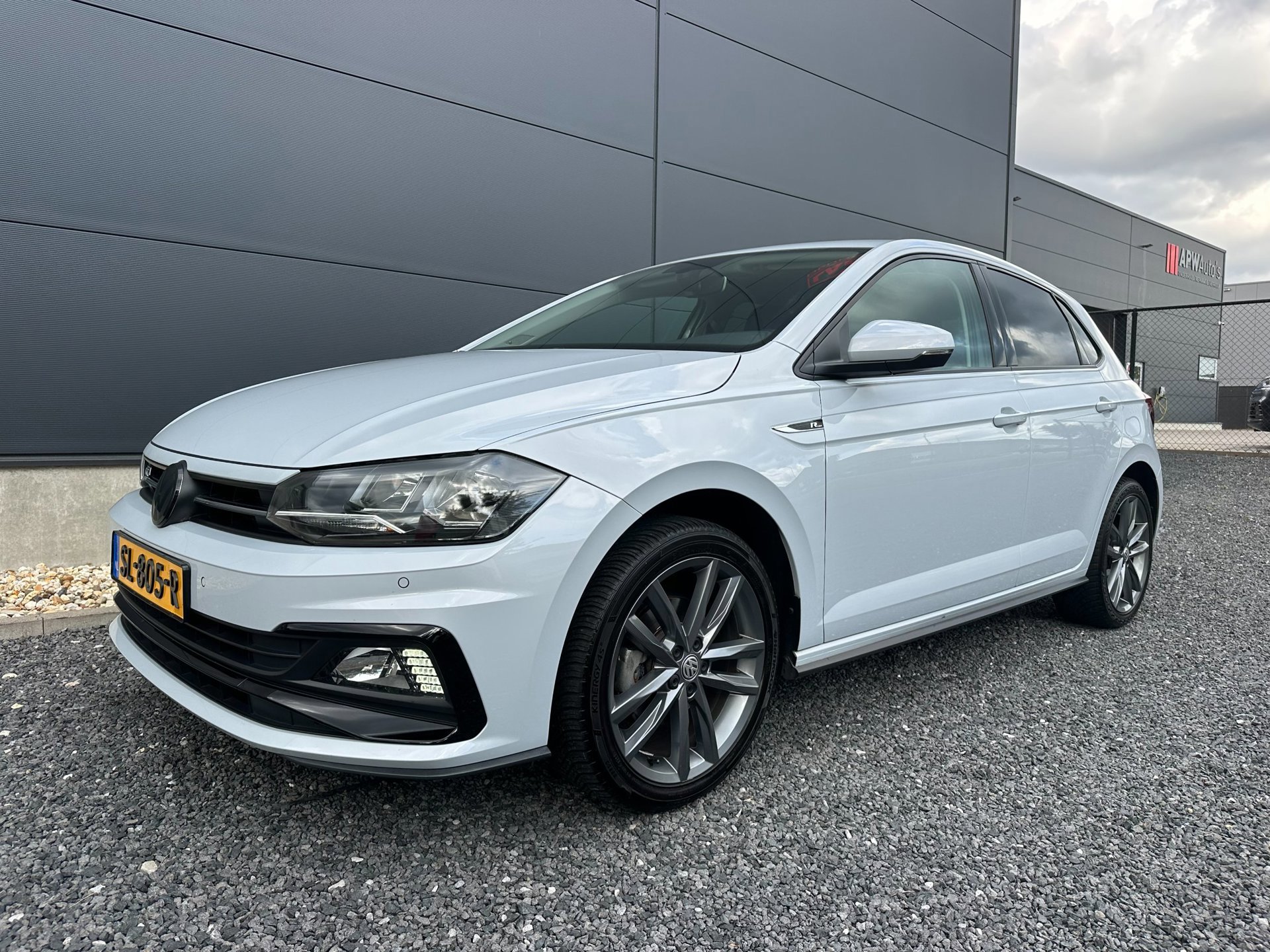 Volkswagen Polo 1.0 TSI R-Line (2018), foto 2