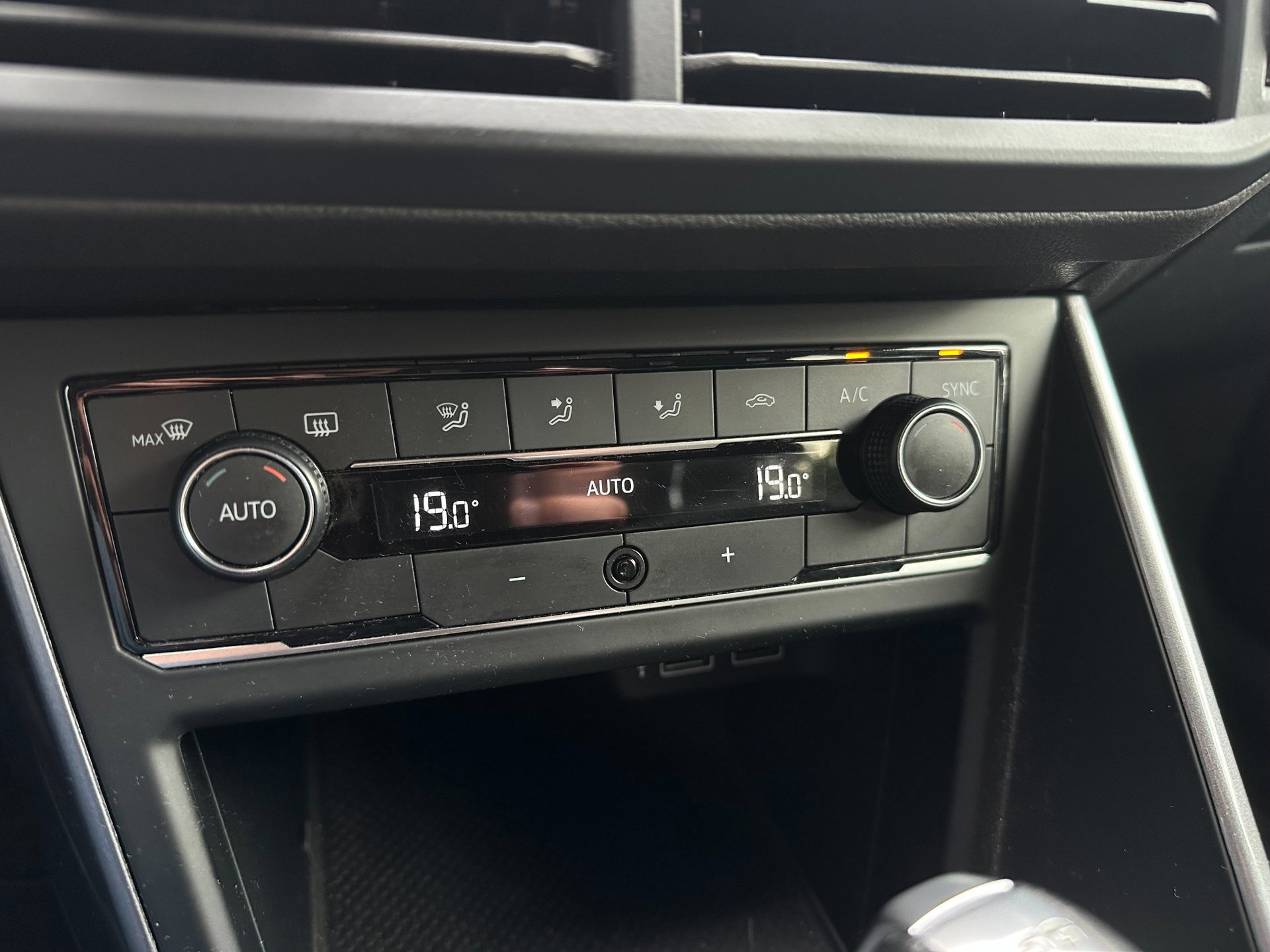 Volkswagen Polo 1.0 TSI R-Line (2018), foto 23