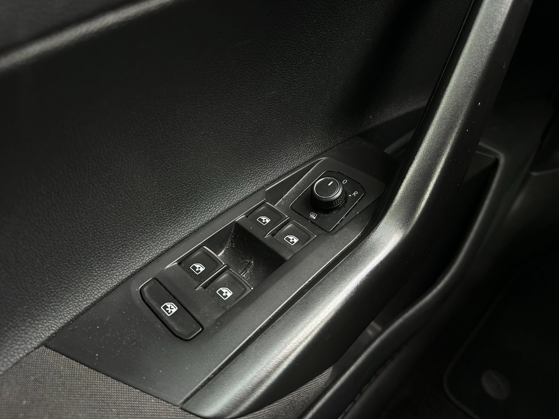 Volkswagen Polo 1.0 TSI R-Line (2018), foto 26