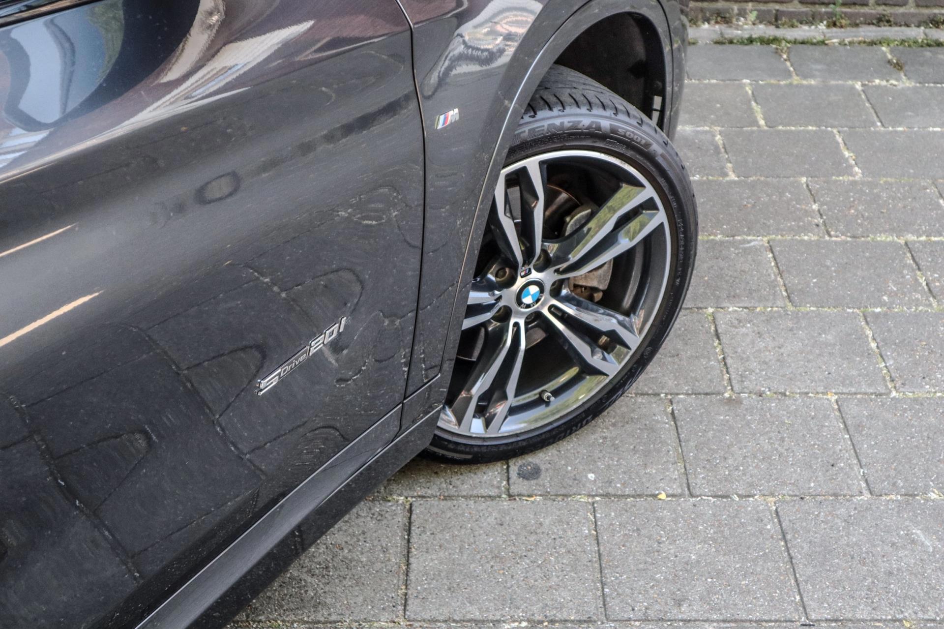 BMW X1 SDrive20i High Executive (2018), foto 11