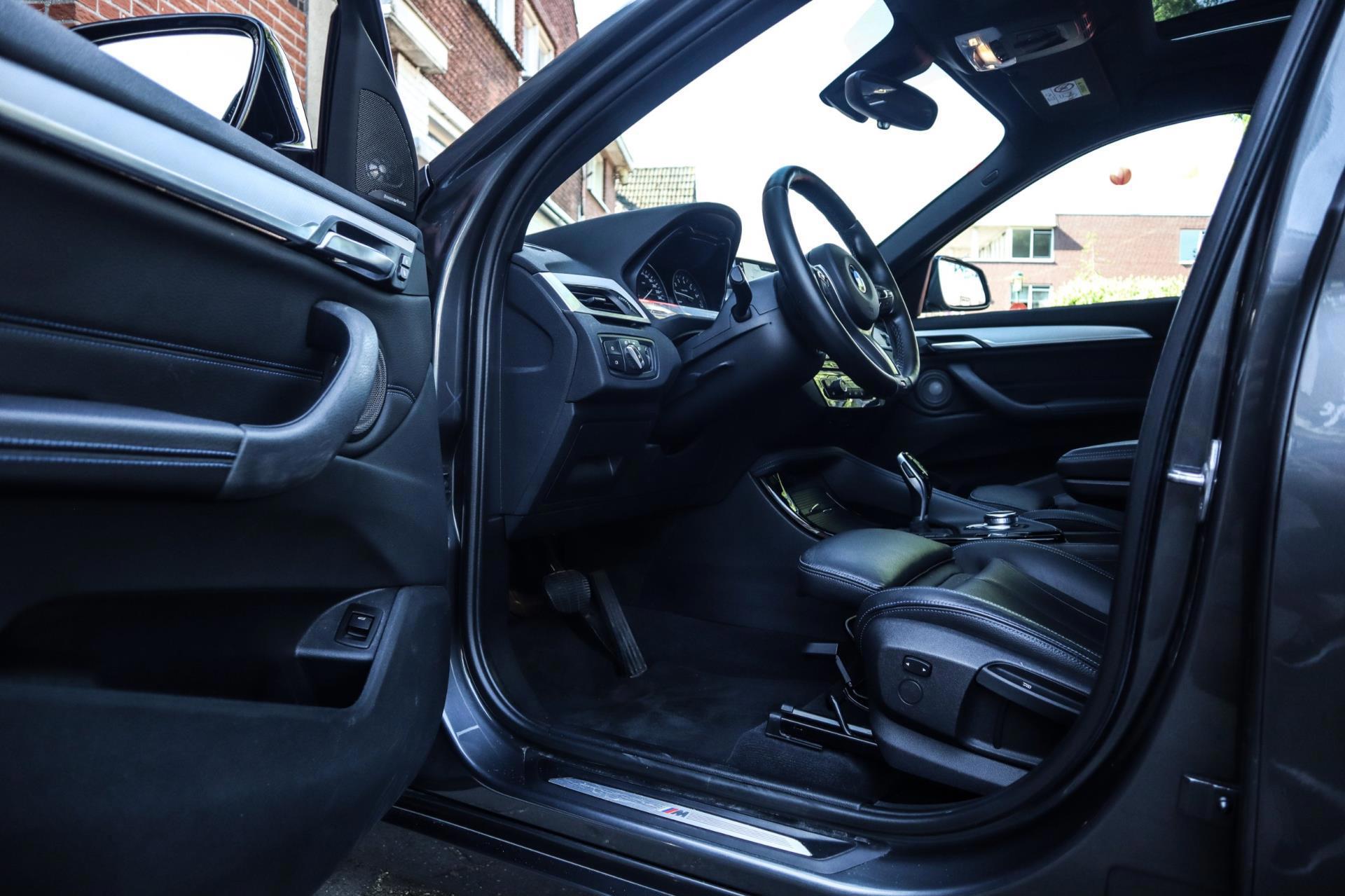 BMW X1 SDrive20i High Executive (2018), foto 16