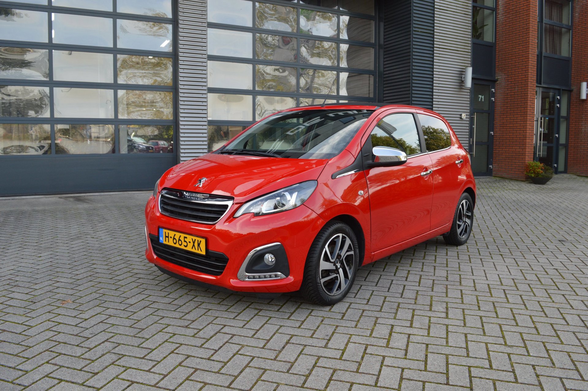 Peugeot 108 1.0 VTi Allure cabrio TOP (2017), foto 2