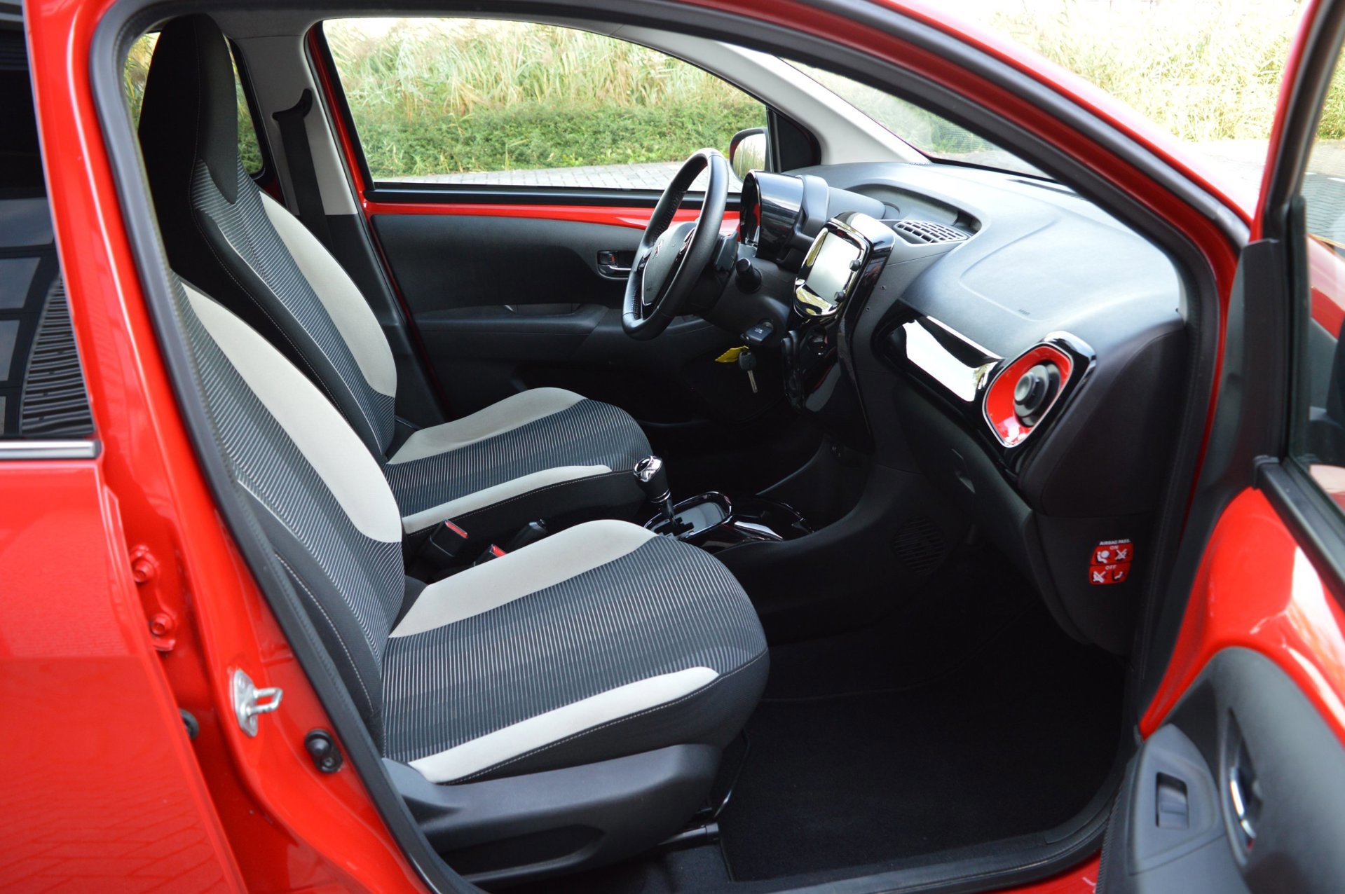 Peugeot 108 1.0 VTi Allure cabrio TOP (2017), foto 13