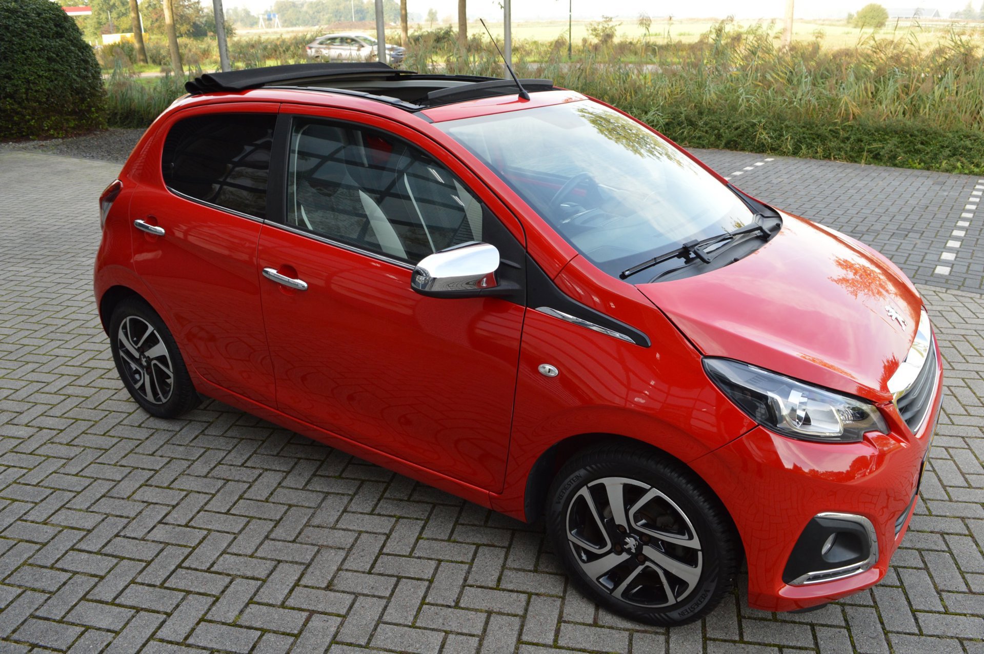Peugeot 108 1.0 VTi Allure cabrio TOP (2017), foto 16