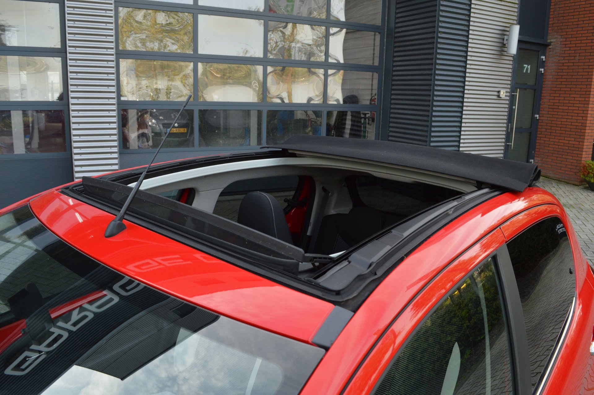 Peugeot 108 1.0 VTi Allure cabrio TOP (2017), foto 17