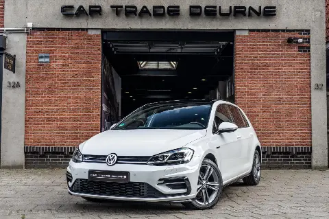 Volkswagen Golf 1.5 TSI Highline R Line (2020)