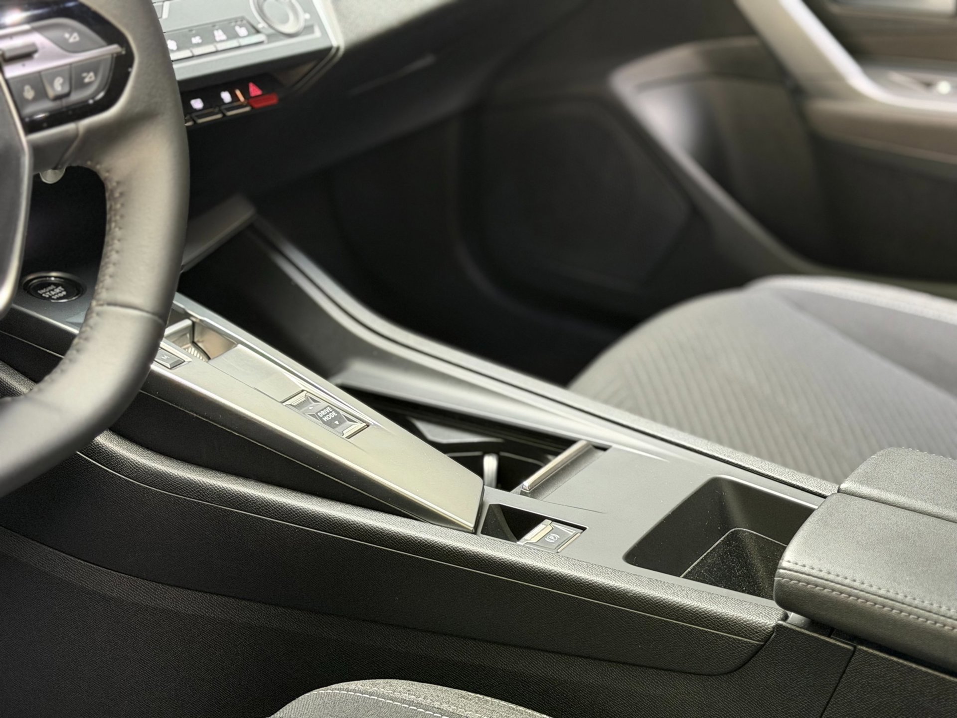 Peugeot 308 SW 1.2 PureTech Active Pack Business (2023), foto 28