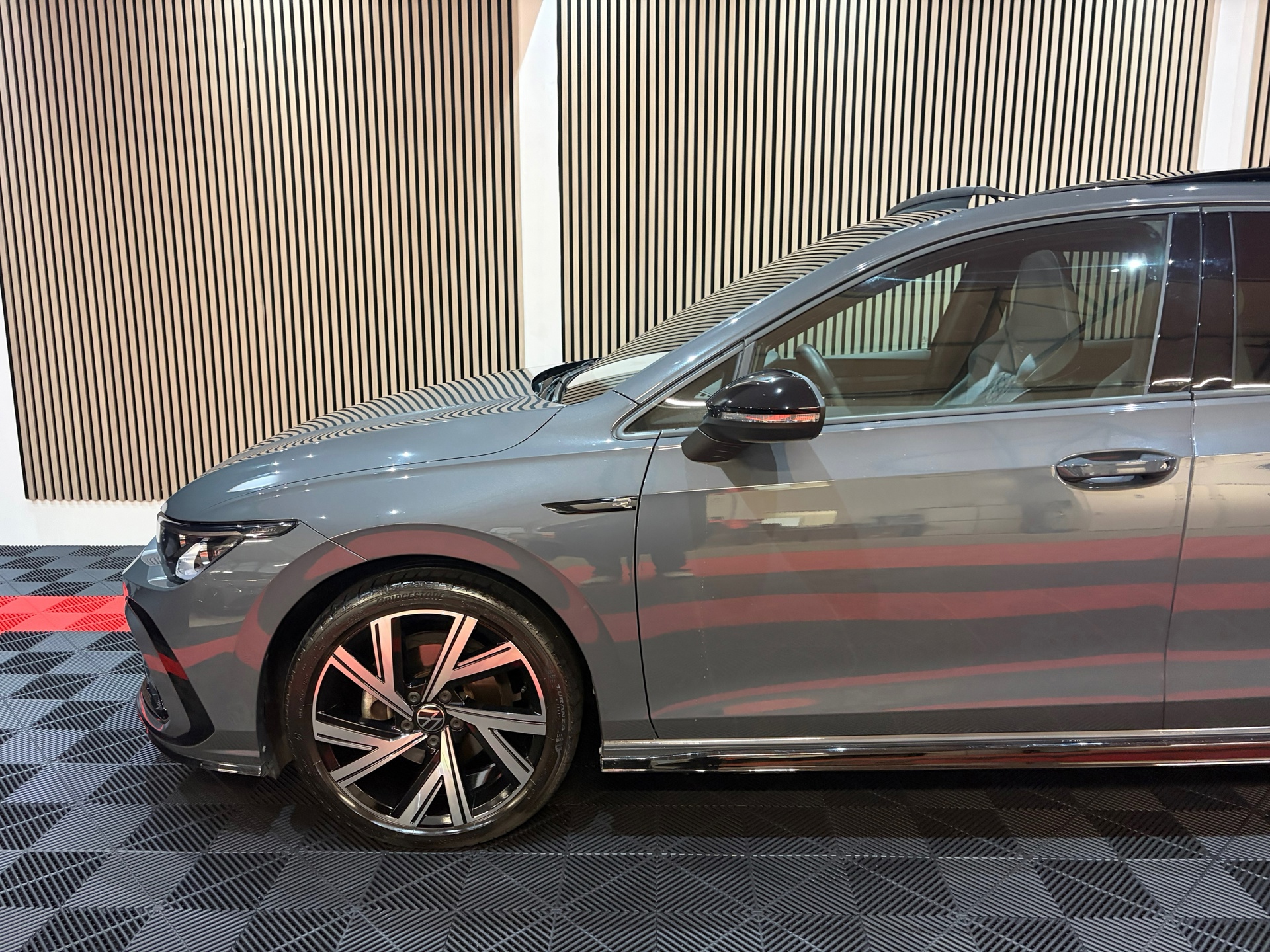Volkswagen Golf 1.5 eTSI R-Line Business (2023), foto 14