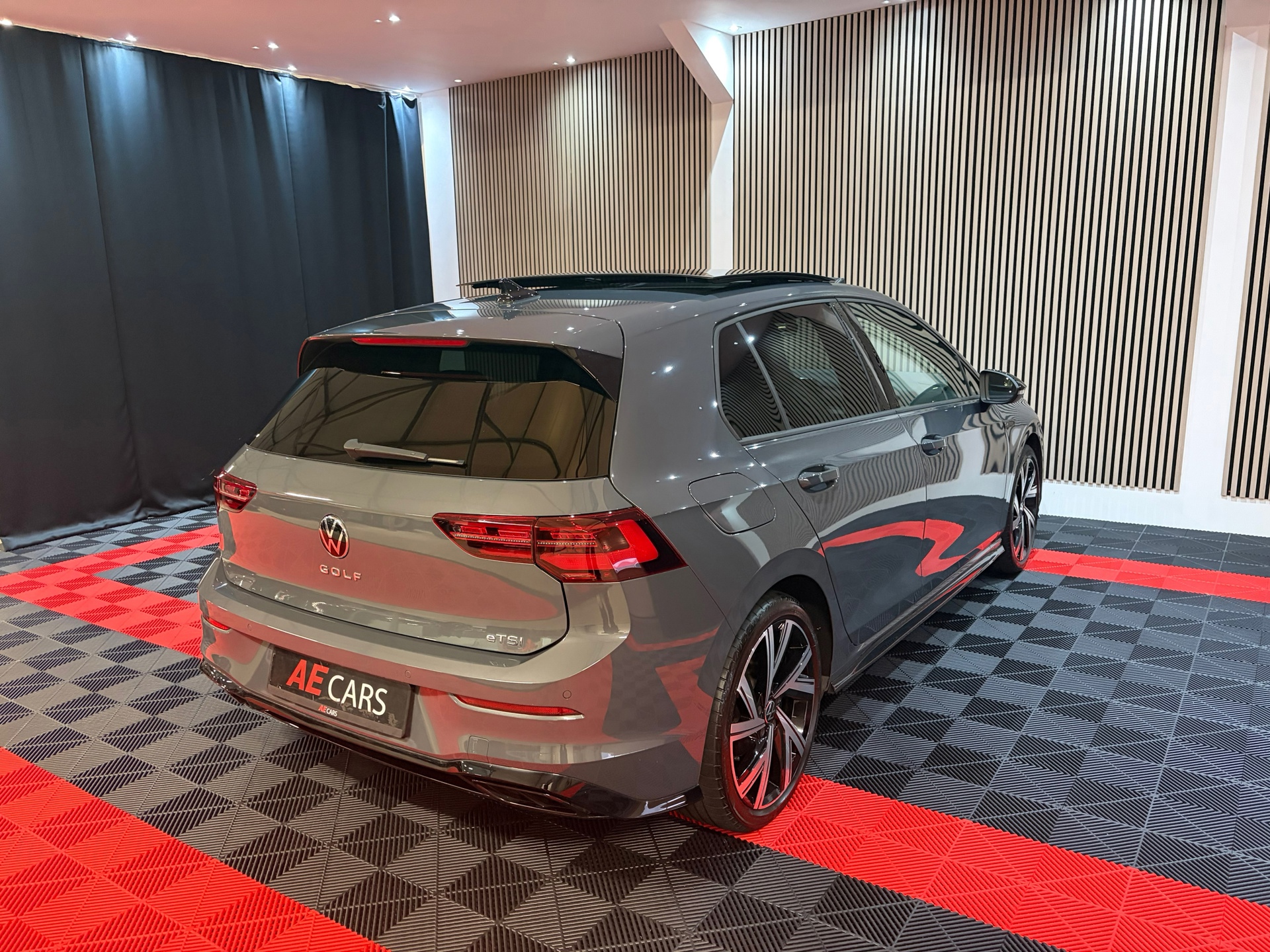 Volkswagen Golf 1.5 eTSI R-Line Business (2023), foto 21