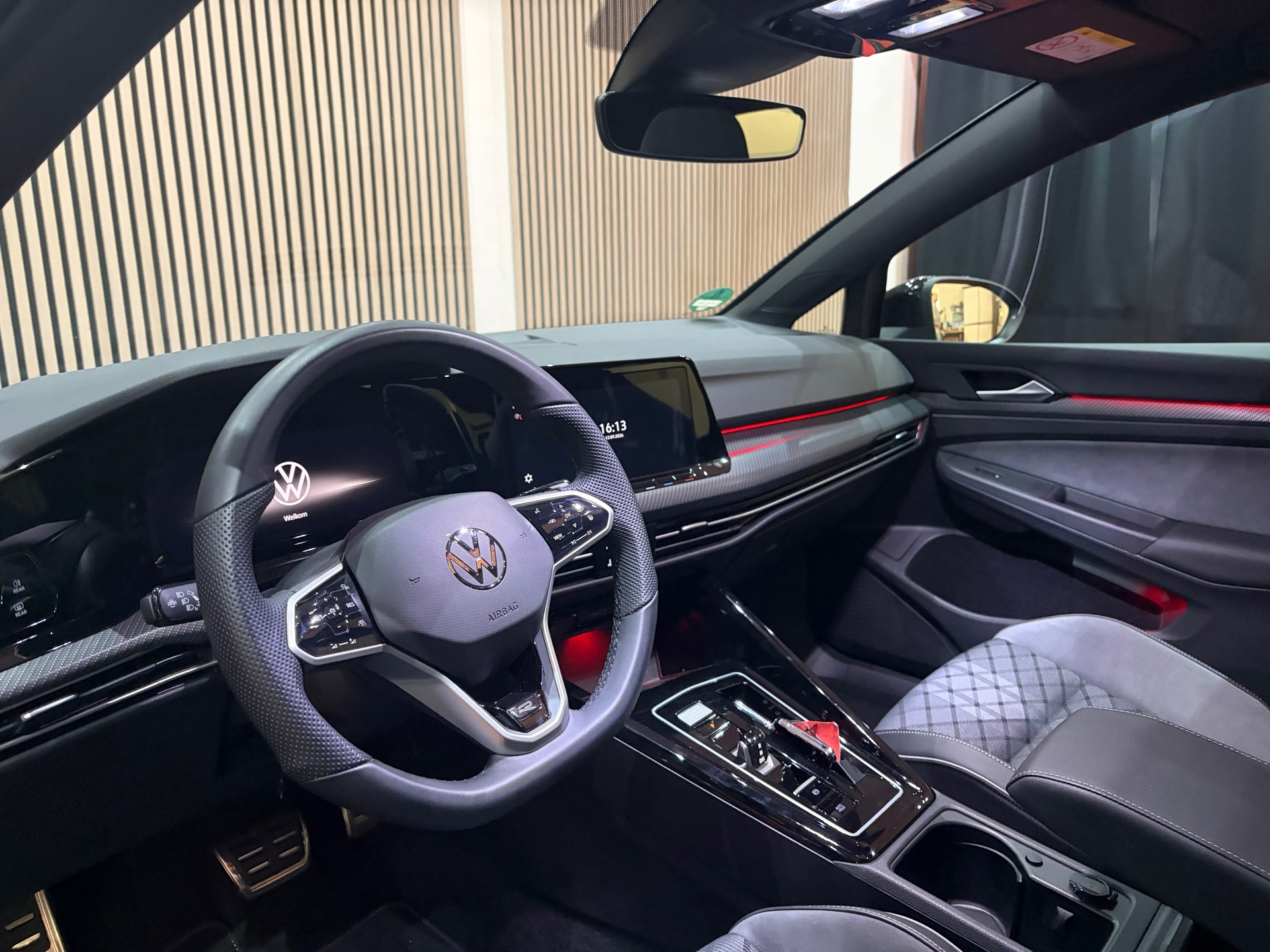 Volkswagen Golf 1.5 eTSI R-Line Business (2023), foto 23