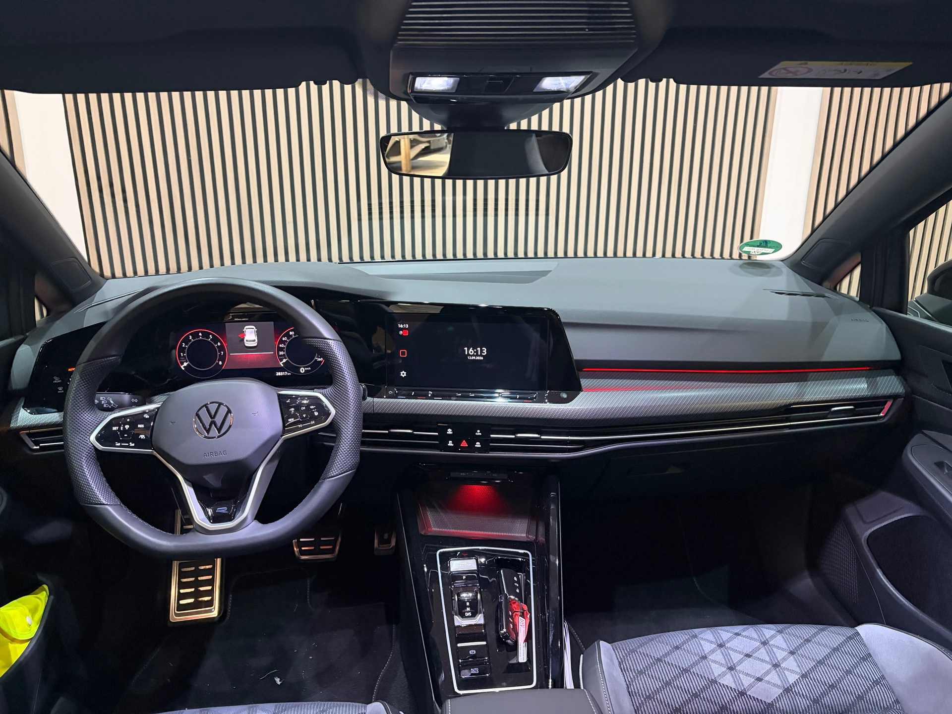 Volkswagen Golf 1.5 eTSI R-Line Business (2023), foto 26