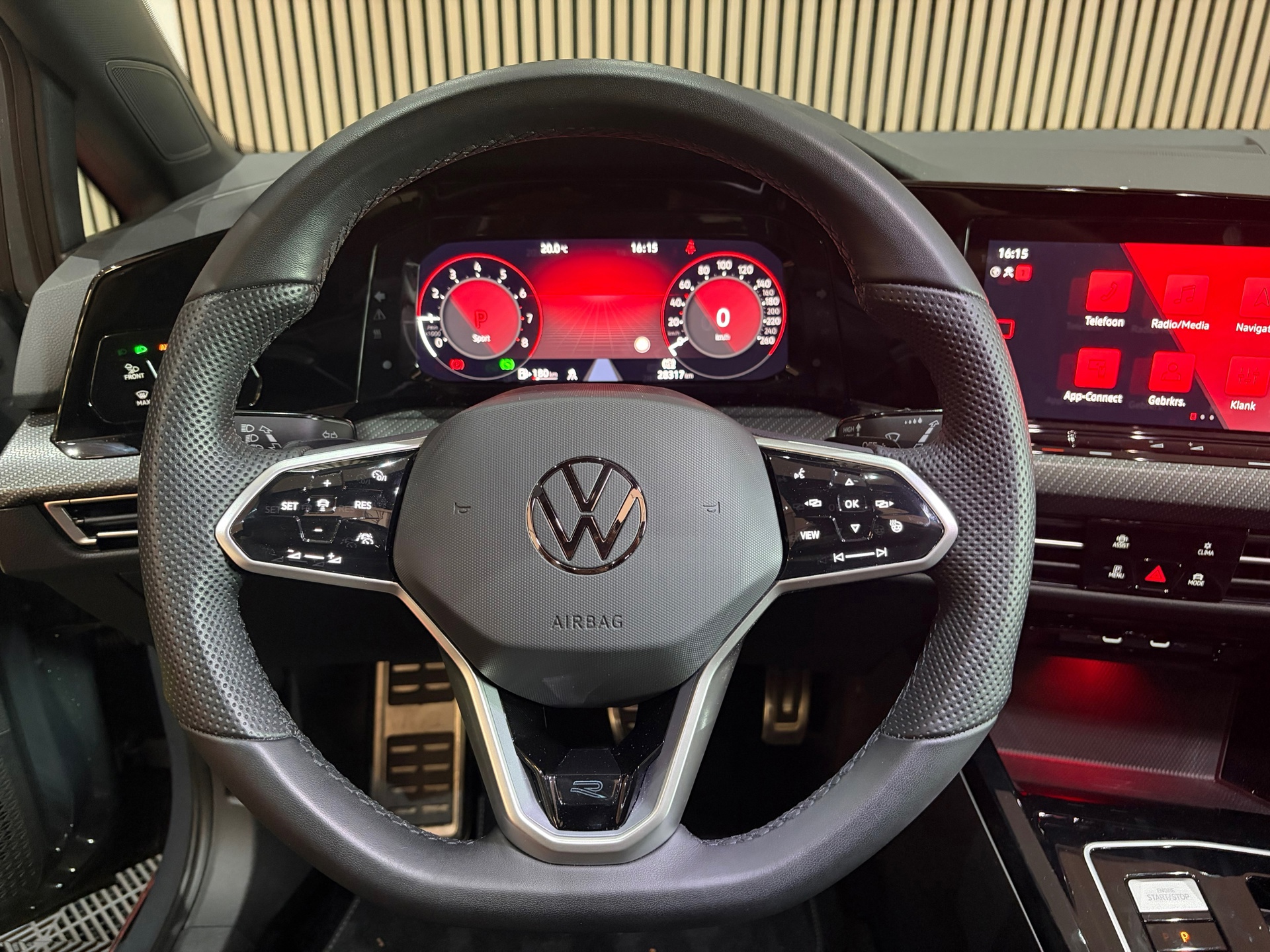 Volkswagen Golf 1.5 eTSI R-Line Business (2023), foto 27