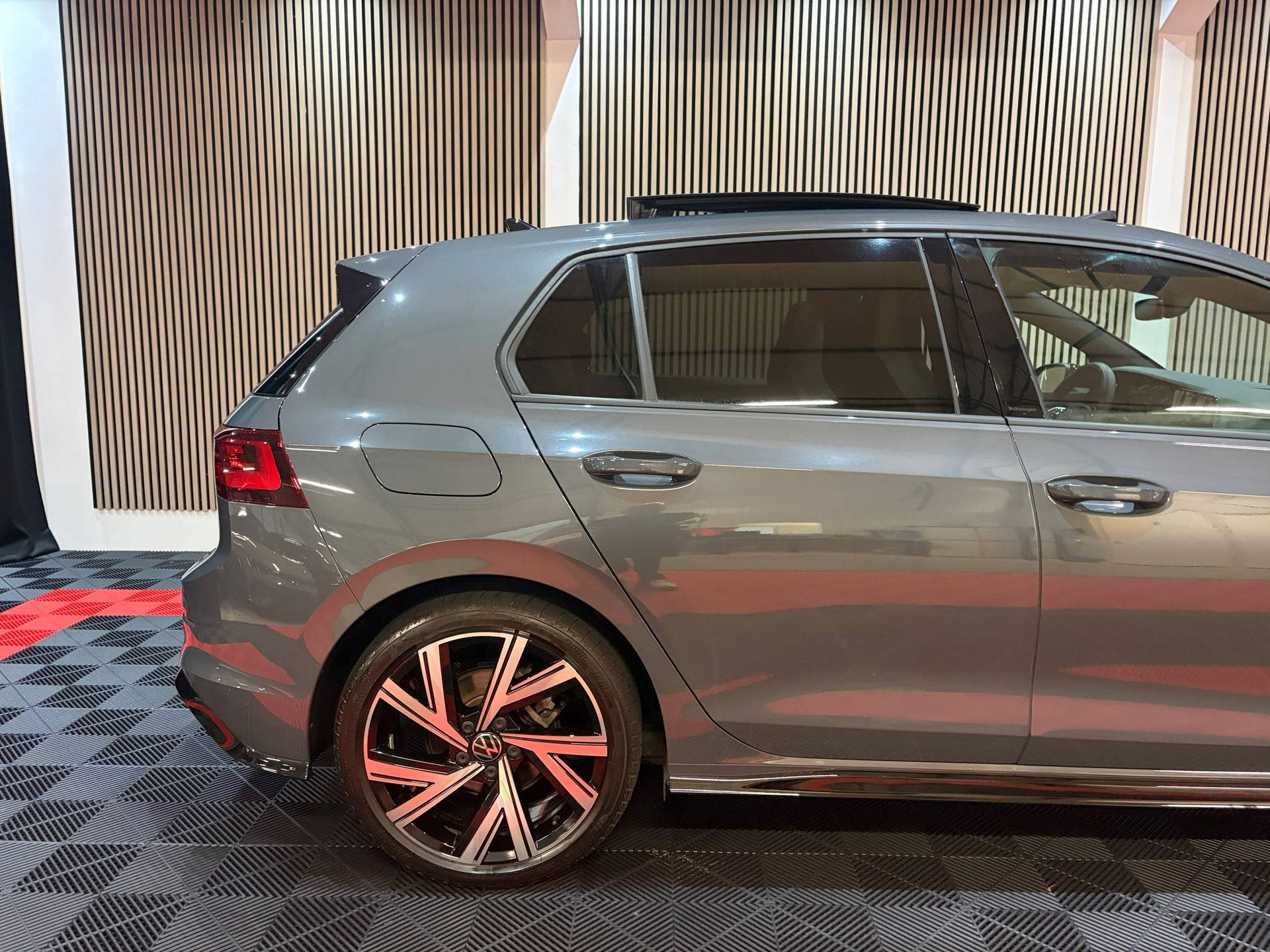 Volkswagen Golf 1.5 eTSI R-Line Business (2023), foto 5