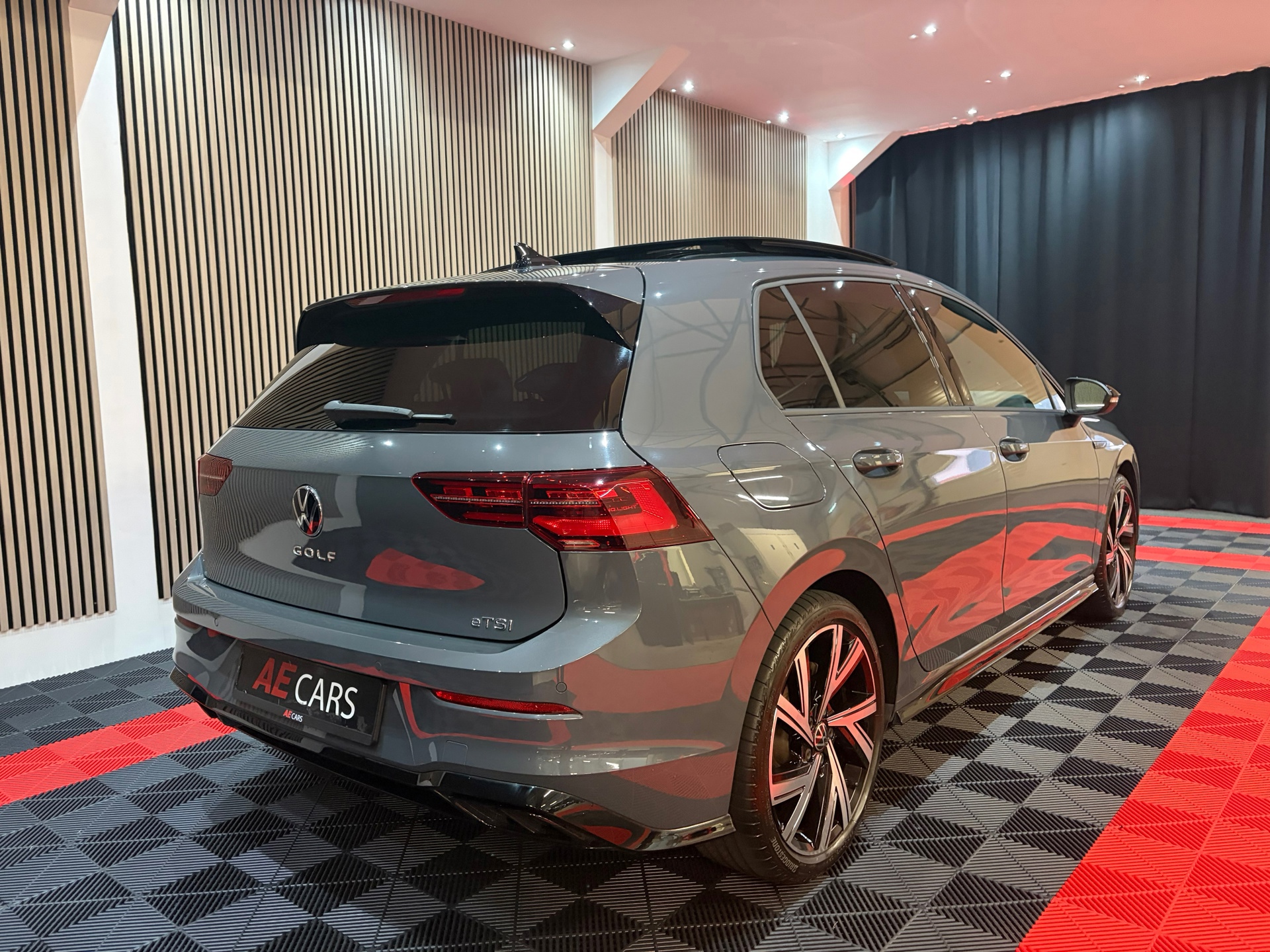 Volkswagen Golf 1.5 eTSI R-Line Business (2023), foto 6