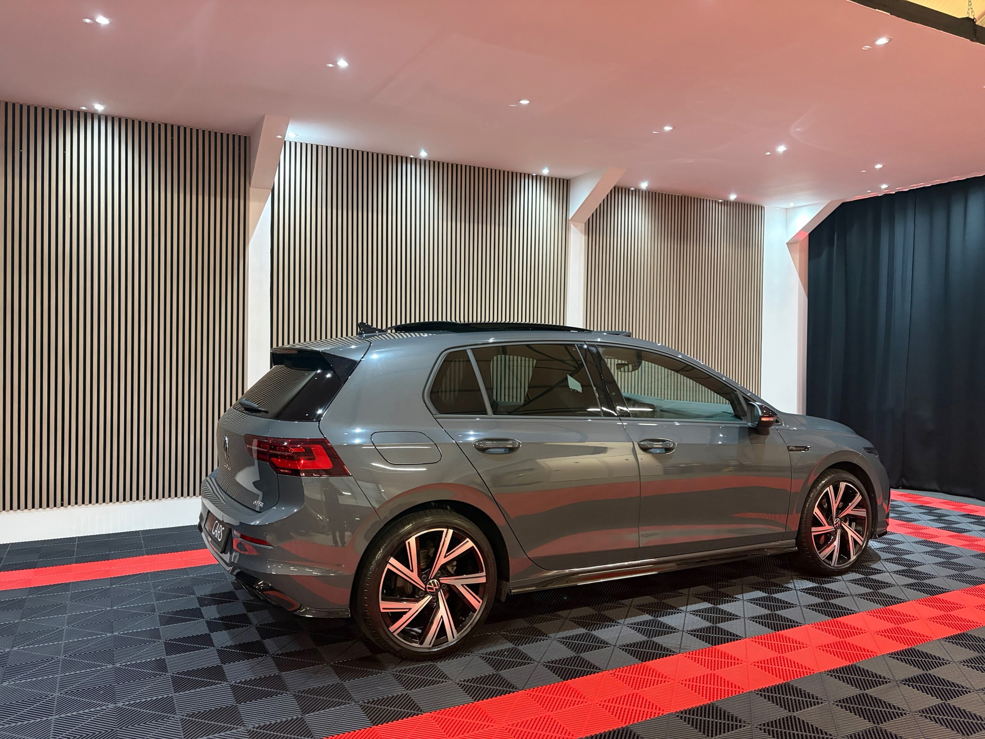 Volkswagen Golf 1.5 eTSI R-Line Business (2023), foto 8