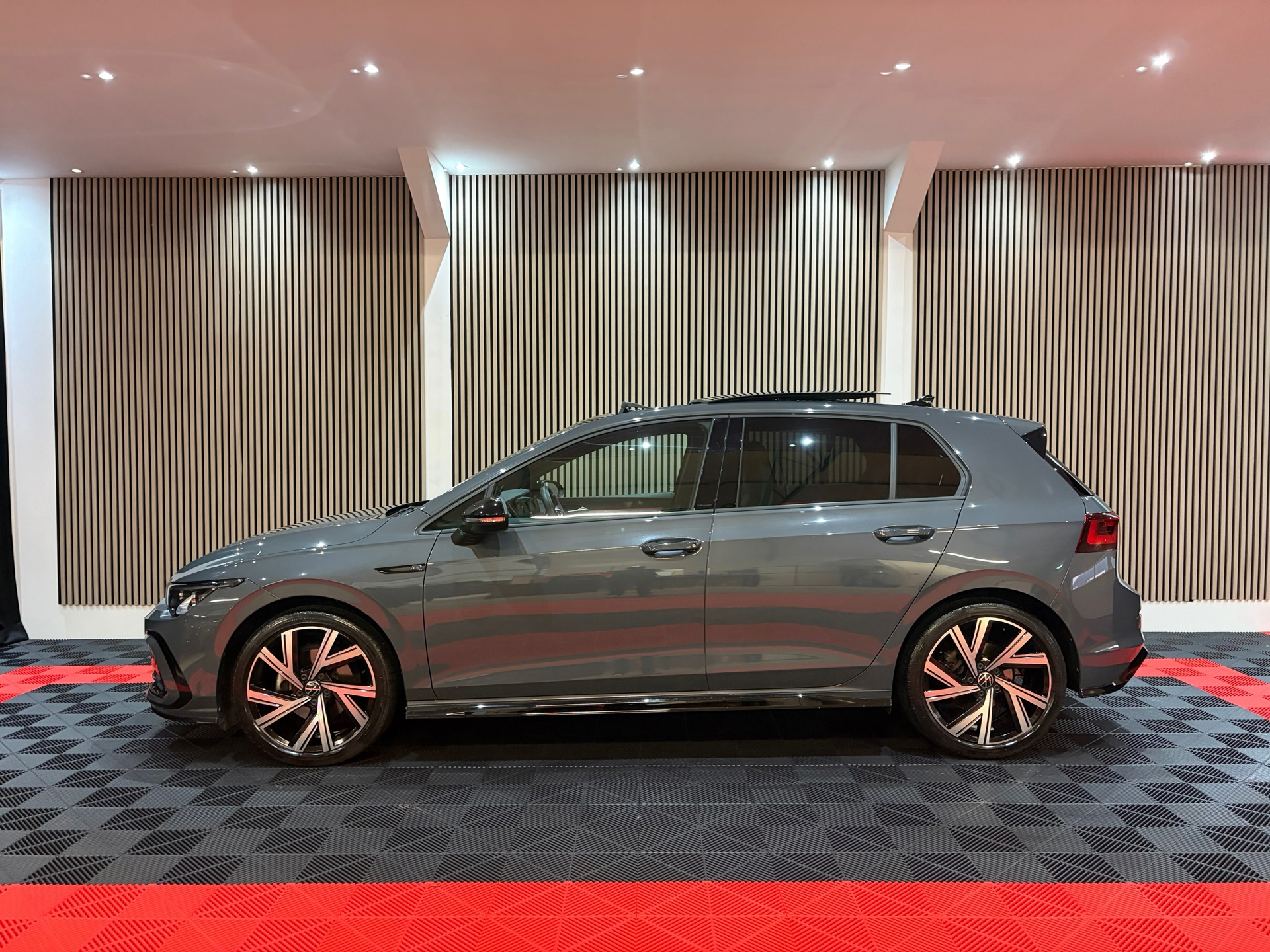 Volkswagen Golf 1.5 eTSI R-Line Business (2023), foto 10