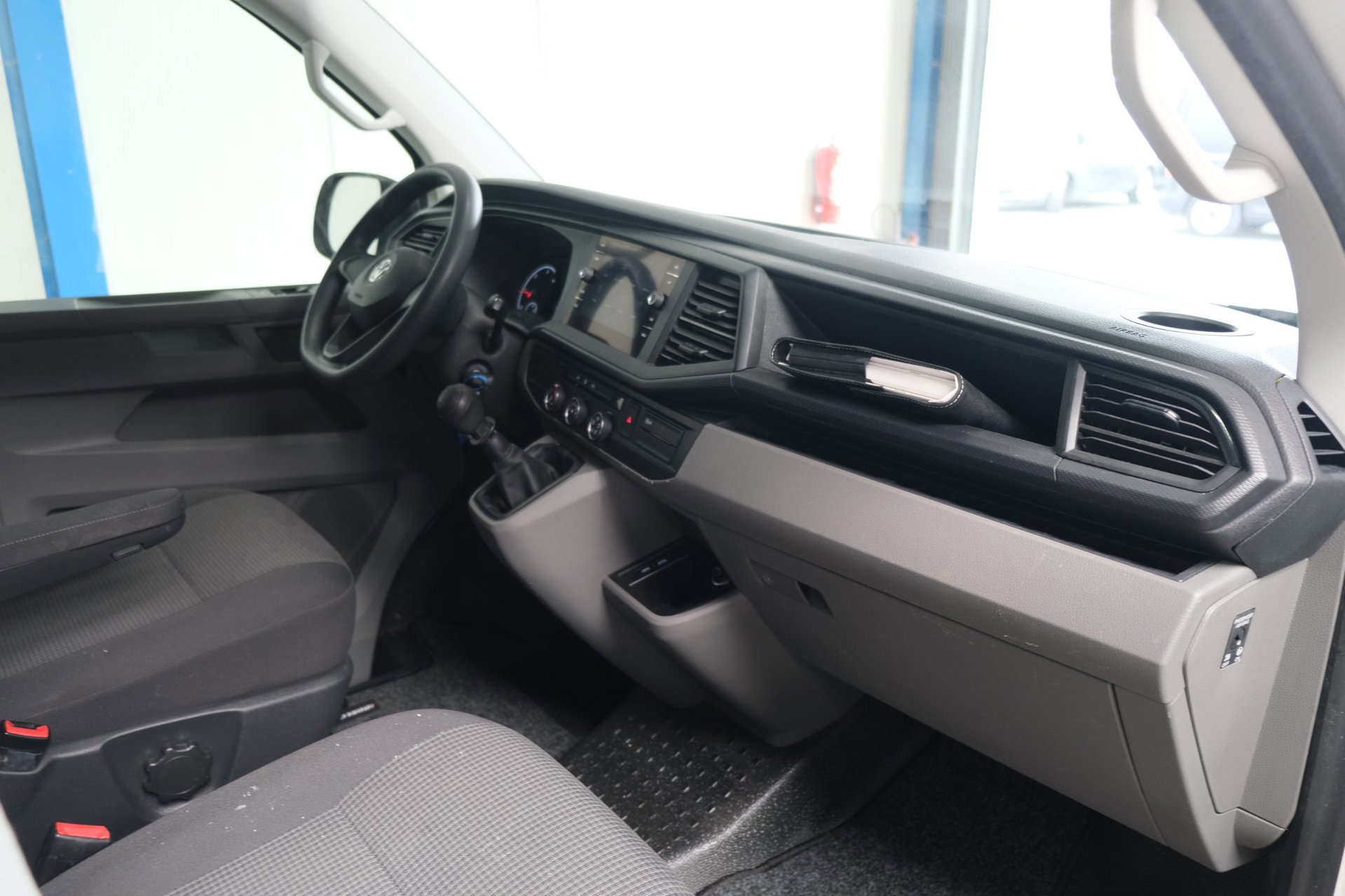Volkswagen Transporter 2.0 TDI L1H1 26 DC (2020), foto 8