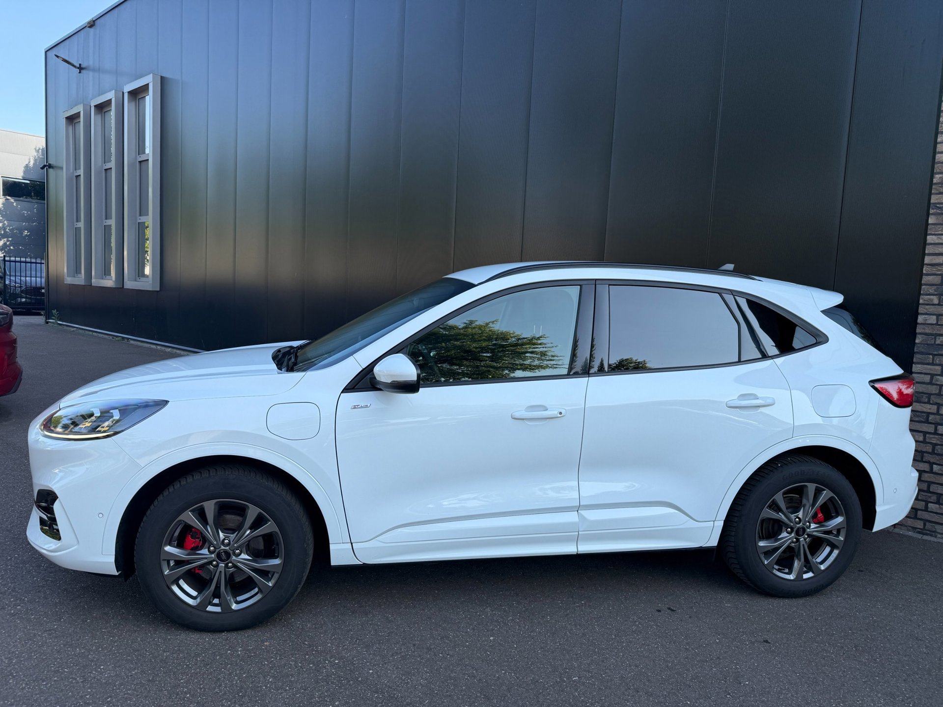 Ford Kuga 2.5 225pk PHEV ST-Line X AGR (2023), foto 3