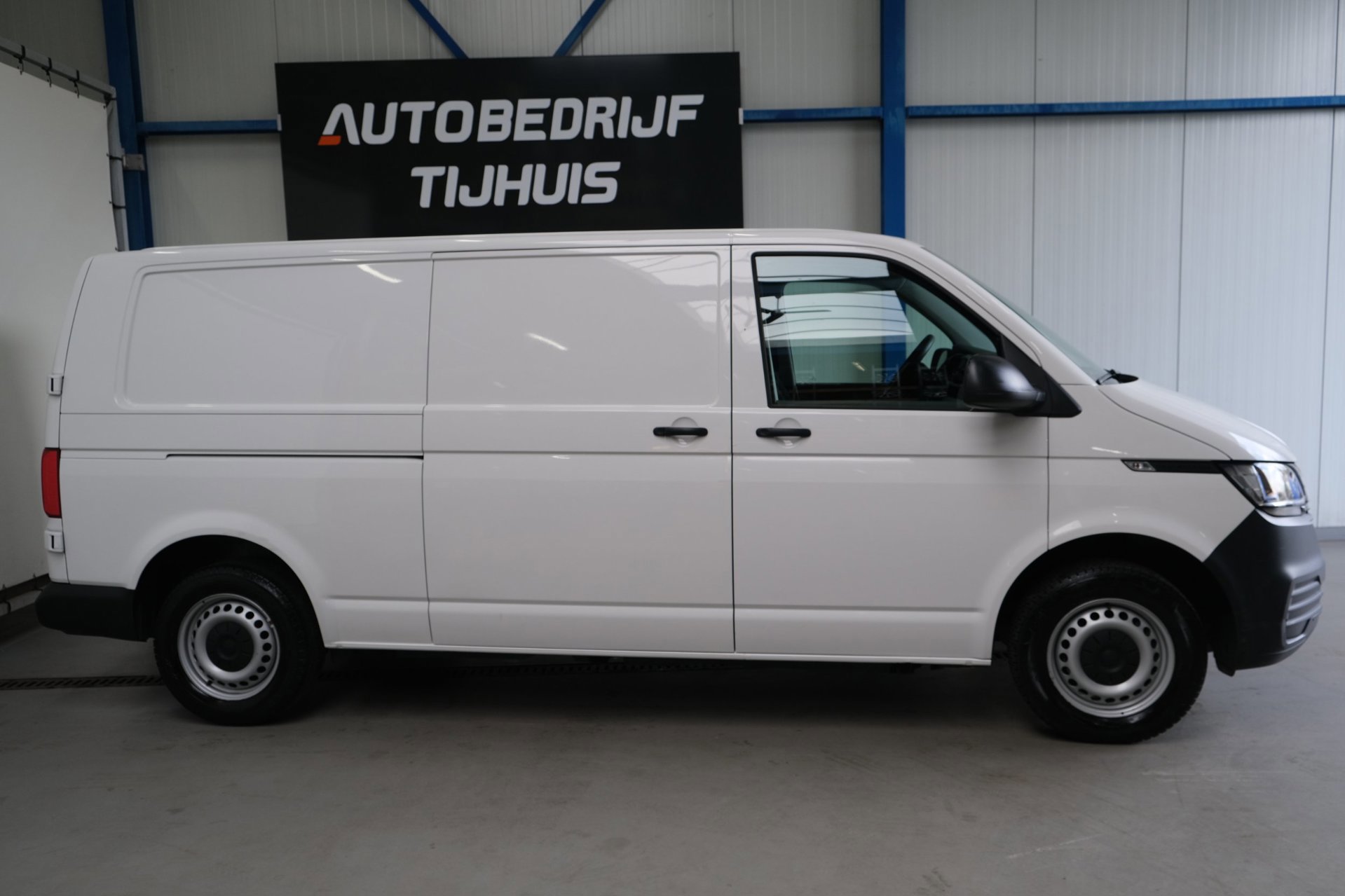 Volkswagen Transporter 2.0 TDI L2H1 30 3p (2021), foto 2