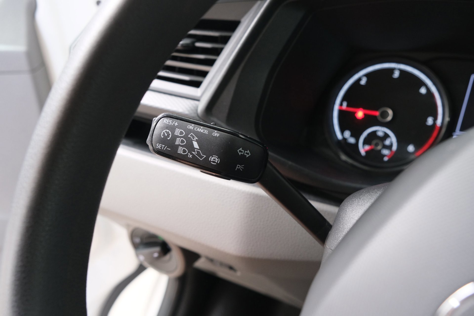 Volkswagen Transporter 2.0 TDI L2H1 30 3p (2021), foto 22