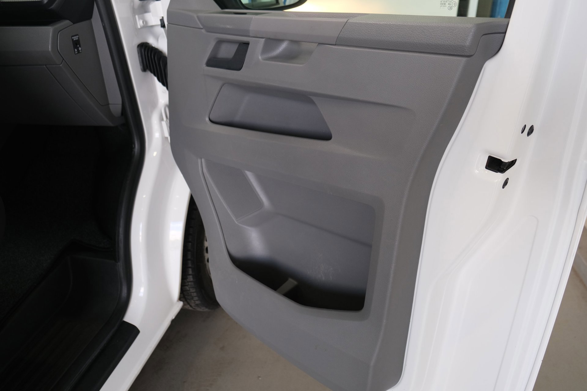 Volkswagen Transporter 2.0 TDI L2H1 30 3p (2021), foto 5