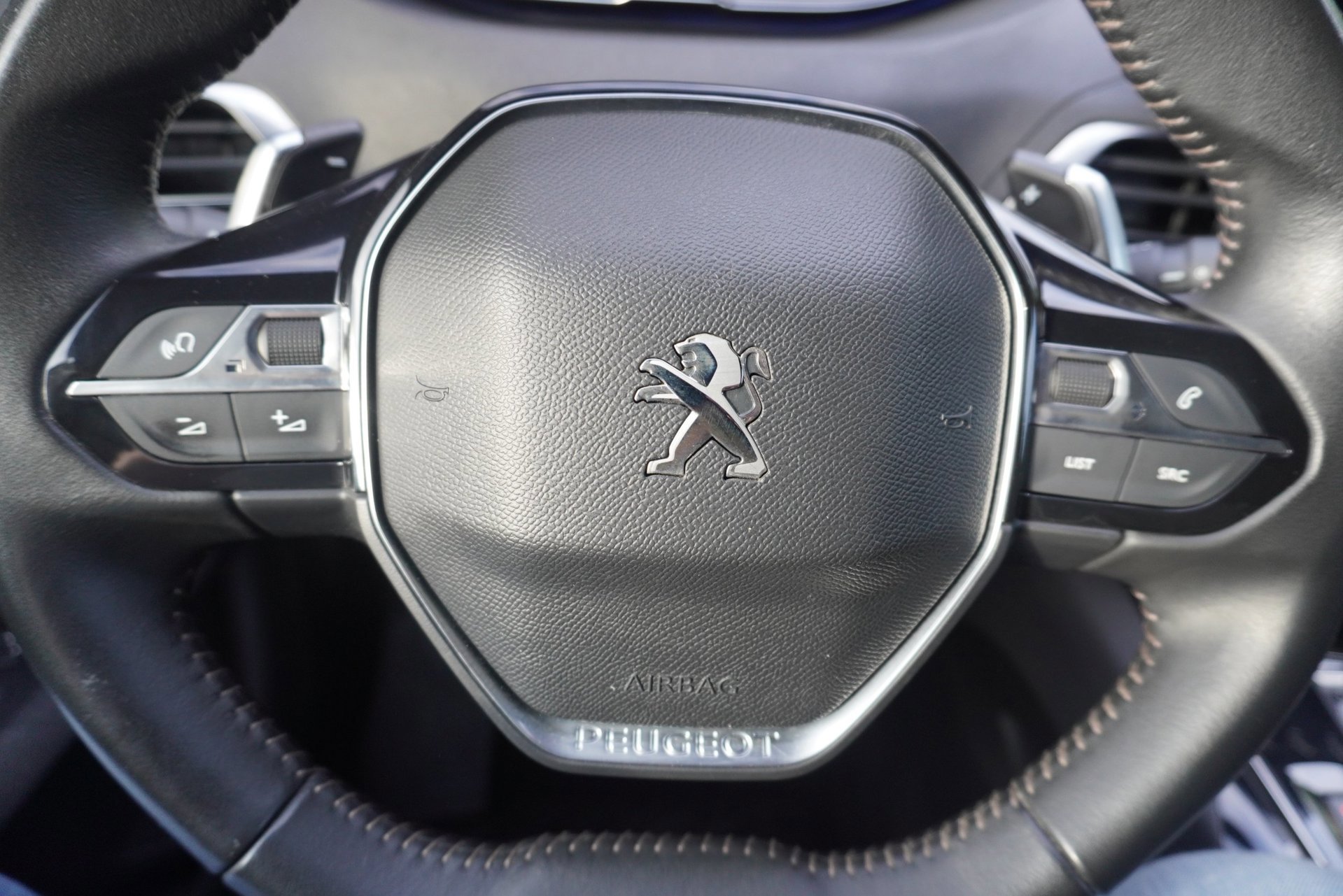 Peugeot 3008 1.2 Aut (2023), foto 12